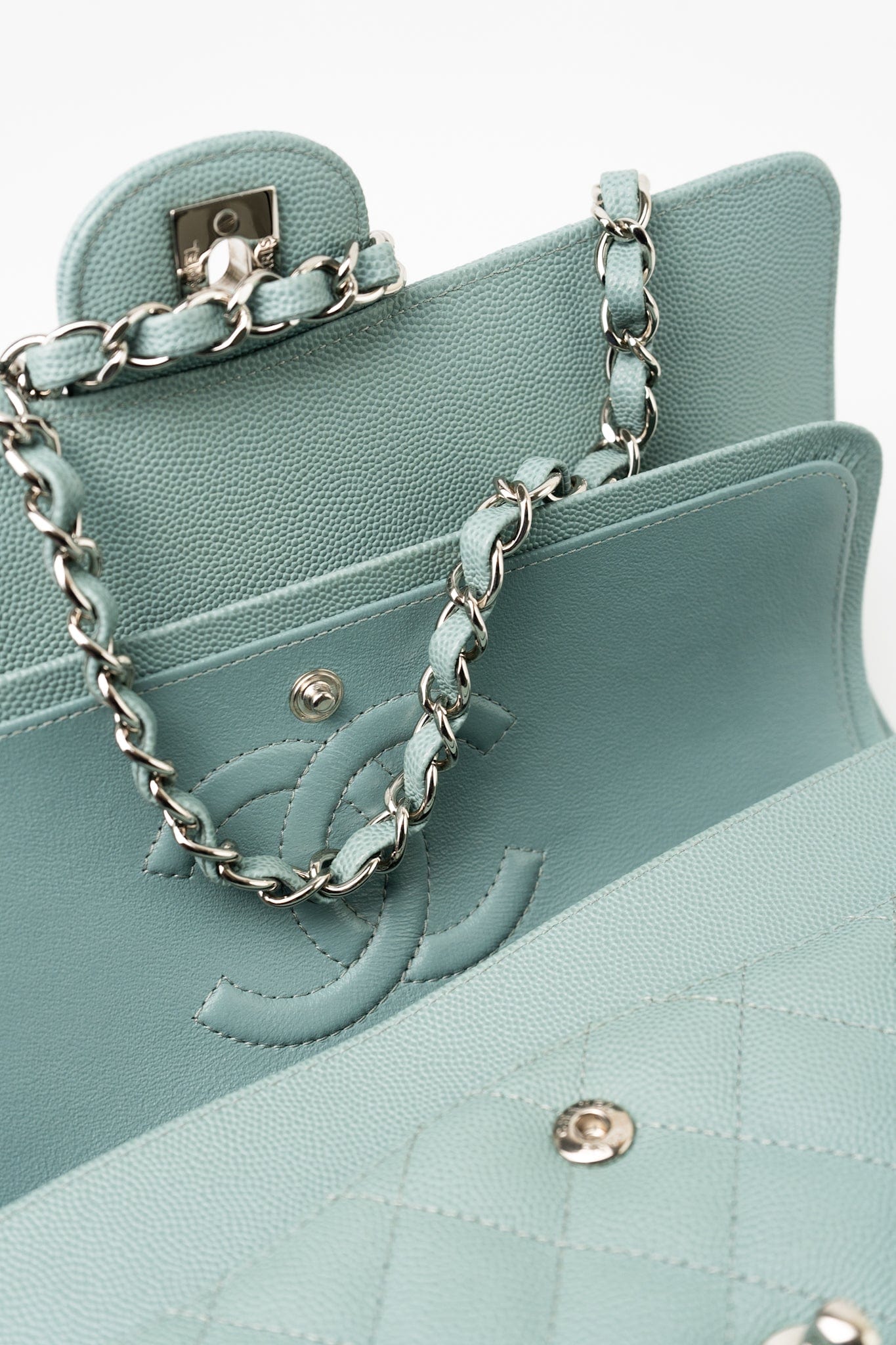 18C Light Blue Caviar Quilted Medium Classic Flap Edge Stitching Silver Hardware