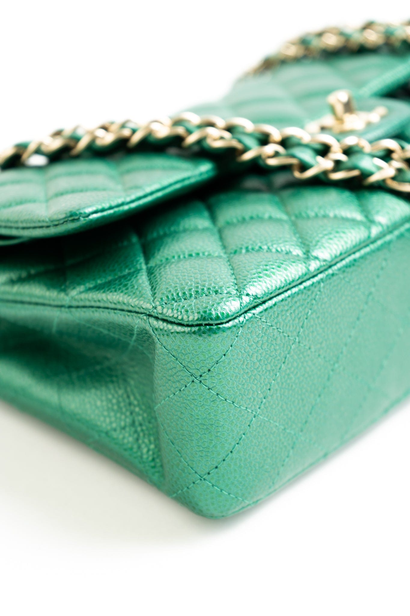18S Emerald Green Caviar Quilted Classic Flap Medium Light Gold Hardware