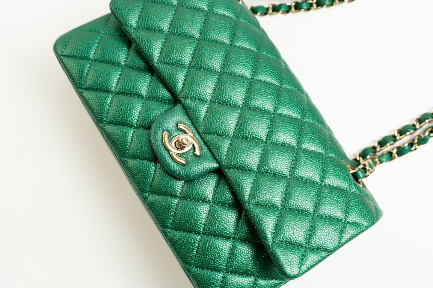 18S Emerald Green Caviar Quilted Classic Flap Medium Light Gold Hardware