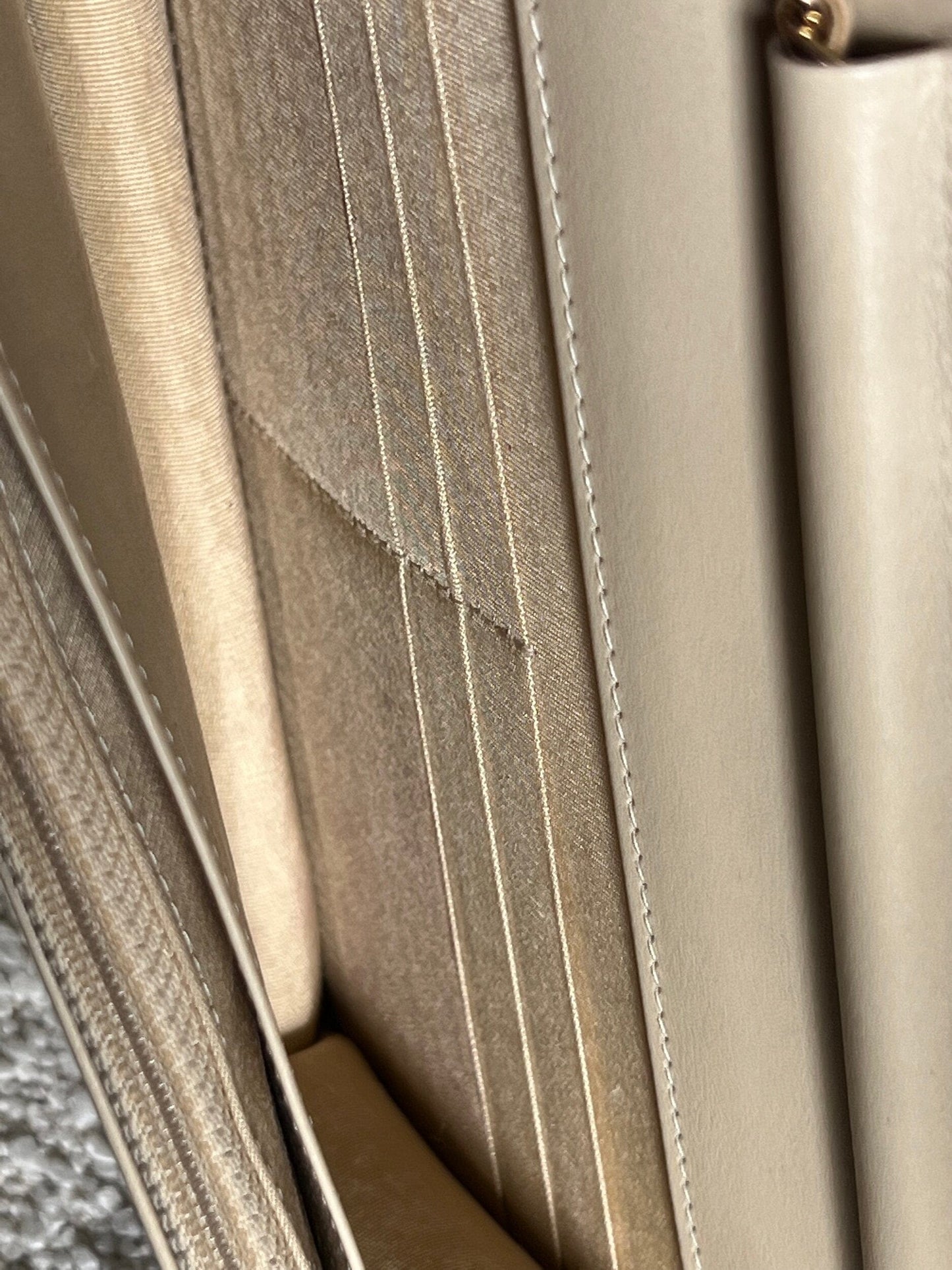 19K Beige and Black Houndstooth Tweed WOC