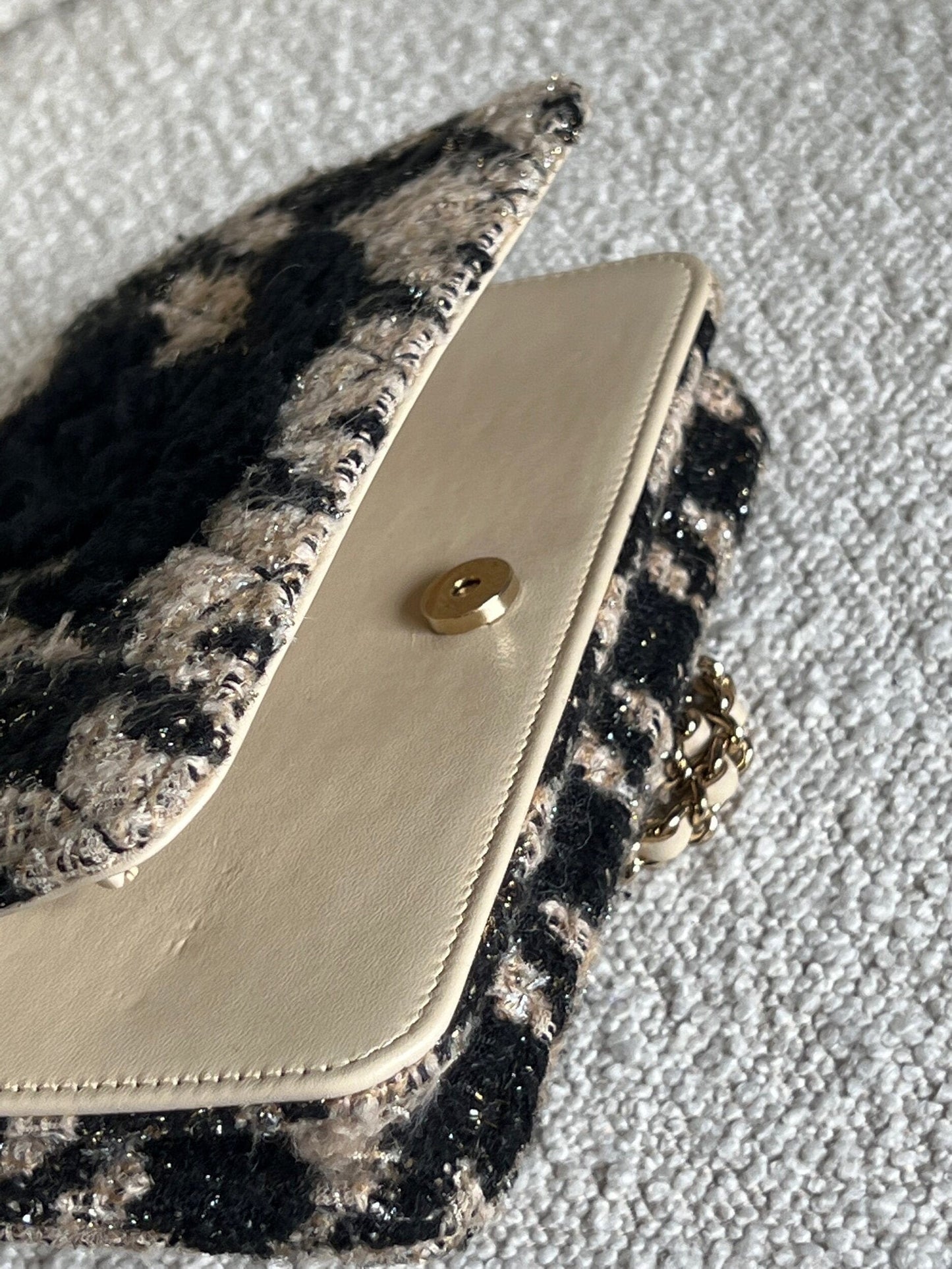 19K Beige and Black Houndstooth Tweed WOC