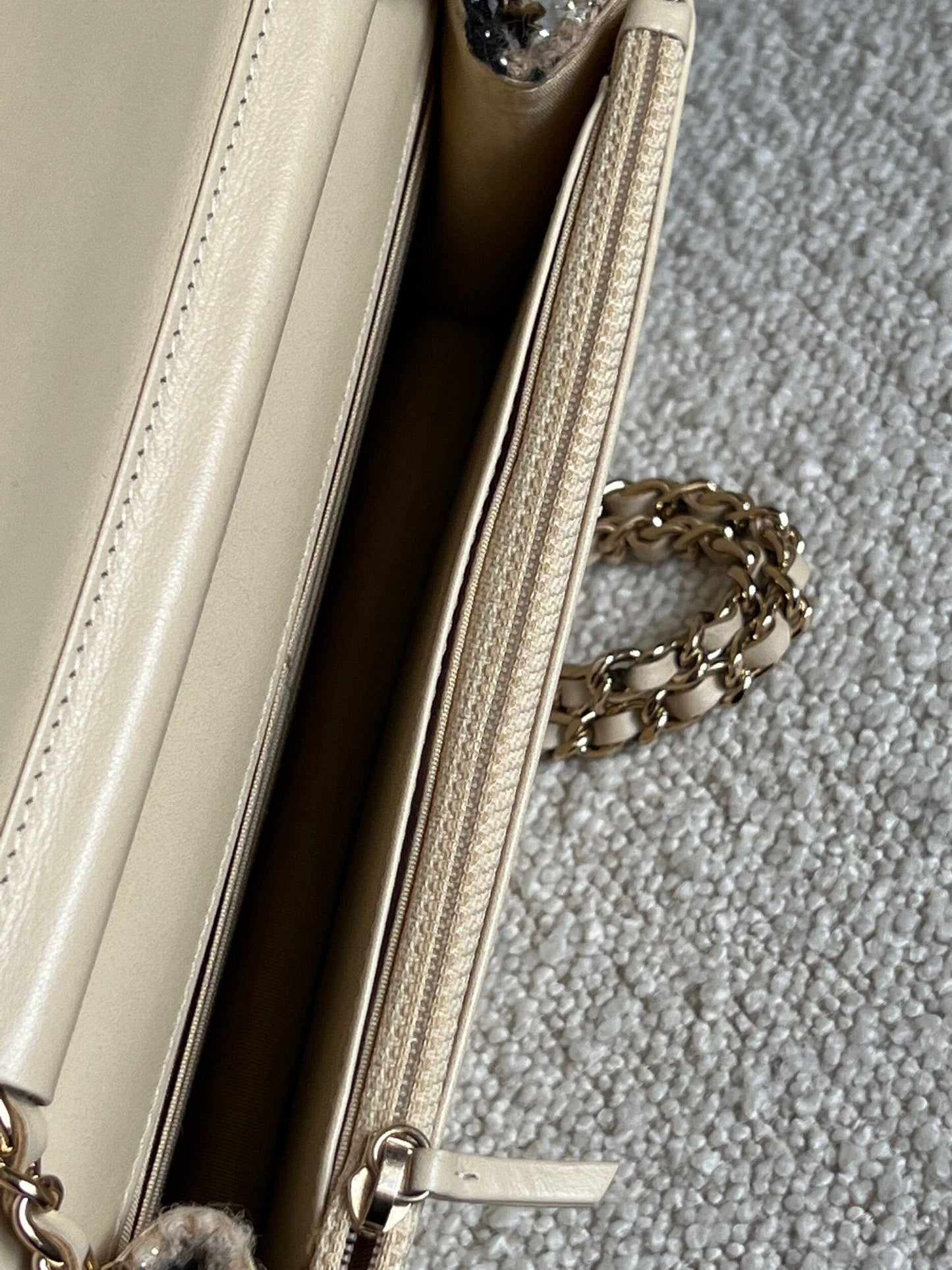 19K Beige and Black Houndstooth Tweed WOC