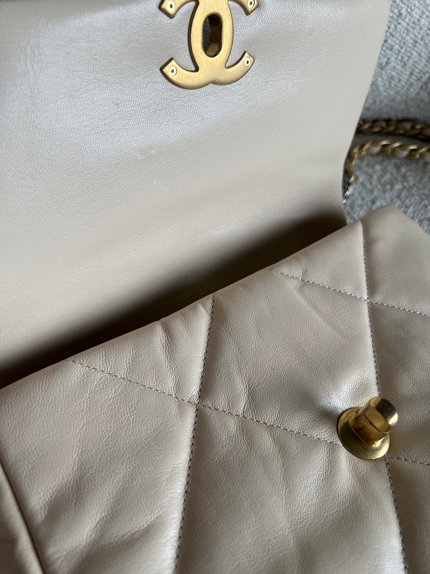 20A Small Beige Goatskin 19 Flap Mixed Hardware