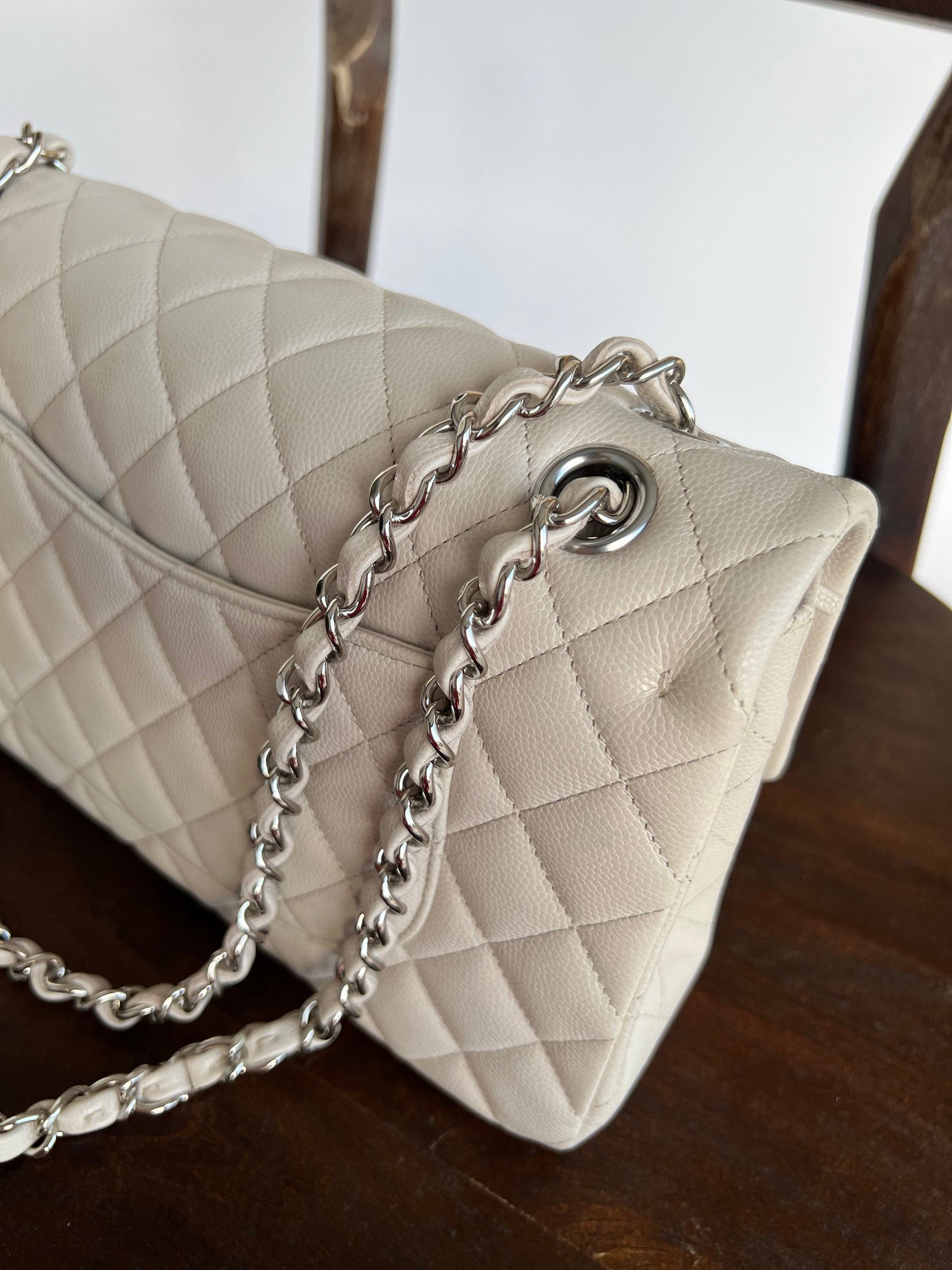 20B Ivory Caviar Quilted Classic Flap Medium Silver Hardware
