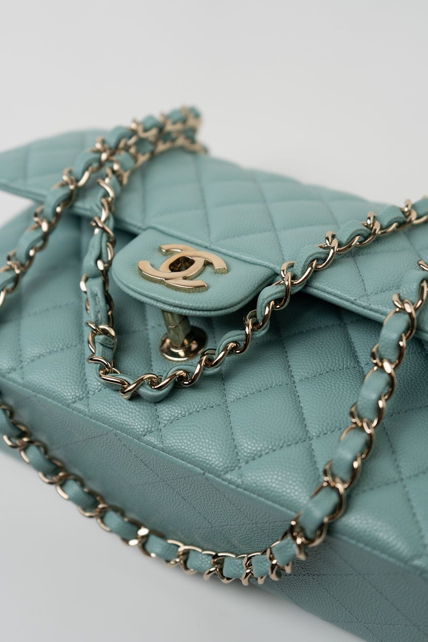 20C Tiffany Blue Caviar Quilted Classic Flap Medium Light Gold Hardware