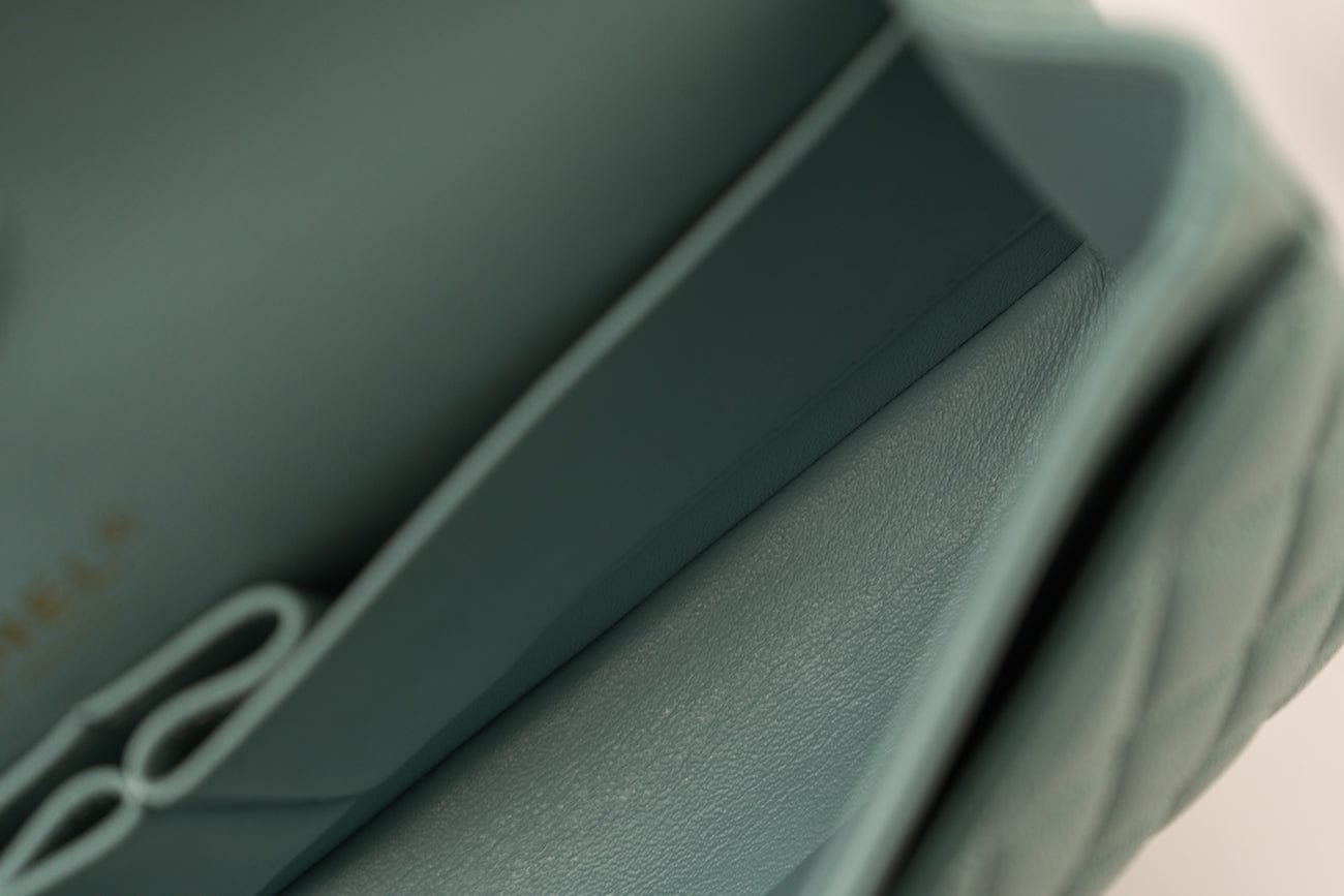 20C Tiffany Blue Caviar Quilted Classic Flap Medium Light Gold Hardware