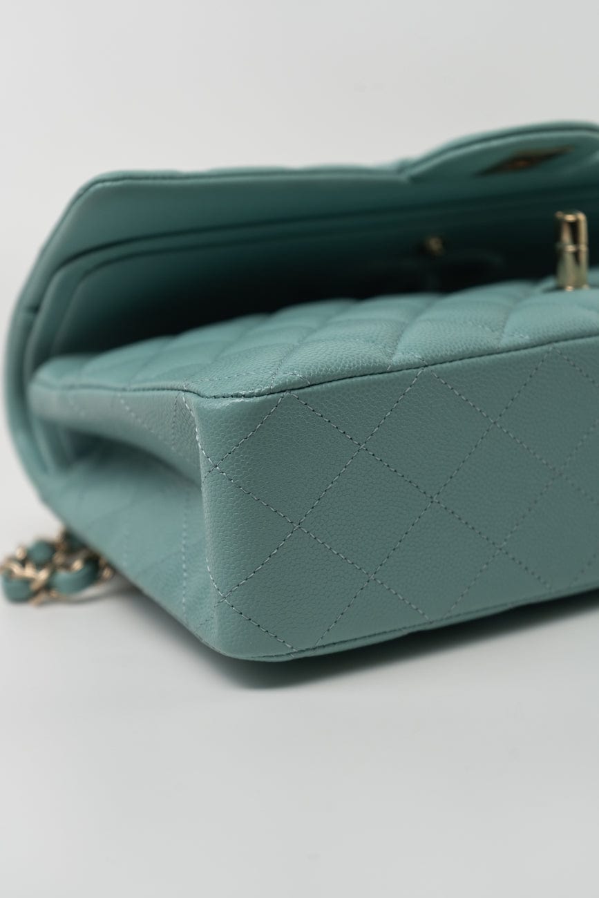 20C Tiffany Blue Caviar Quilted Classic Flap Medium Light Gold Hardware