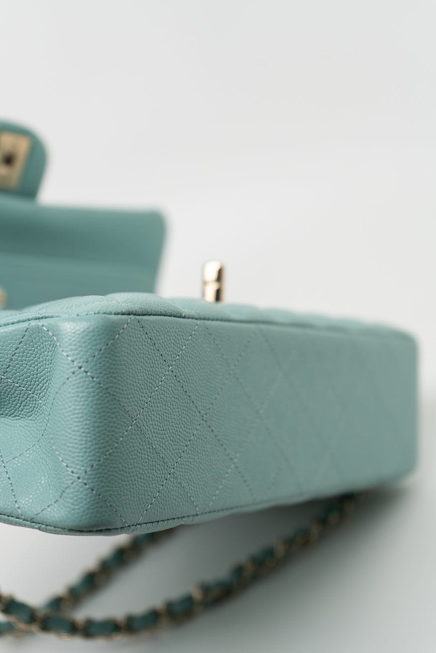 20C Tiffany Blue Caviar Quilted Classic Flap Medium Light Gold Hardware
