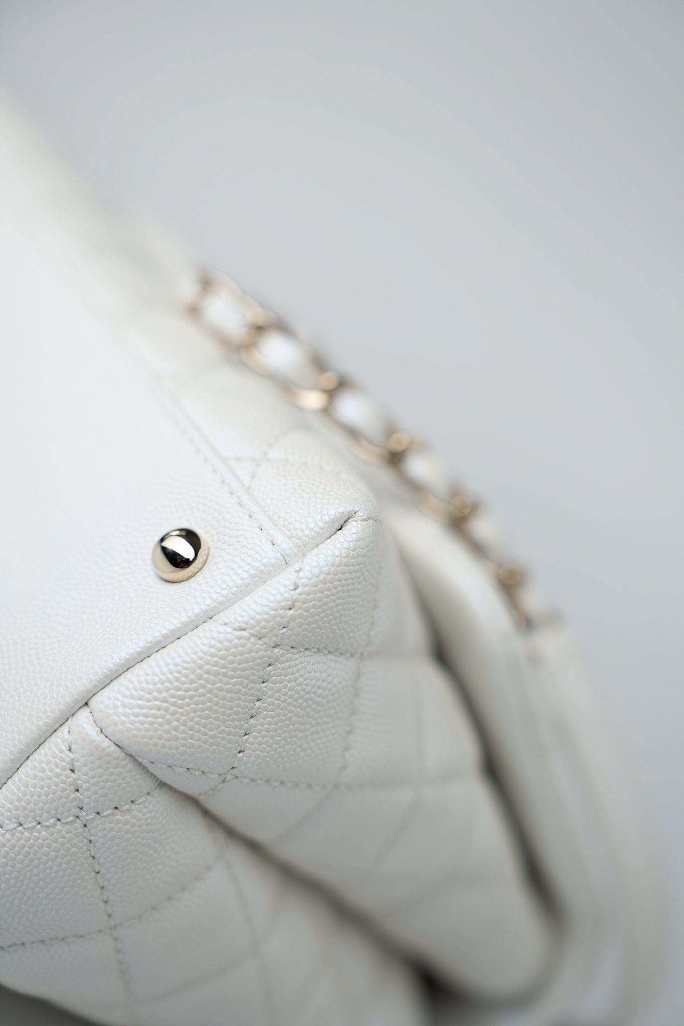 20K Iridescent White Caviar Quilted Coco Handle Medium Light Gold Hardware