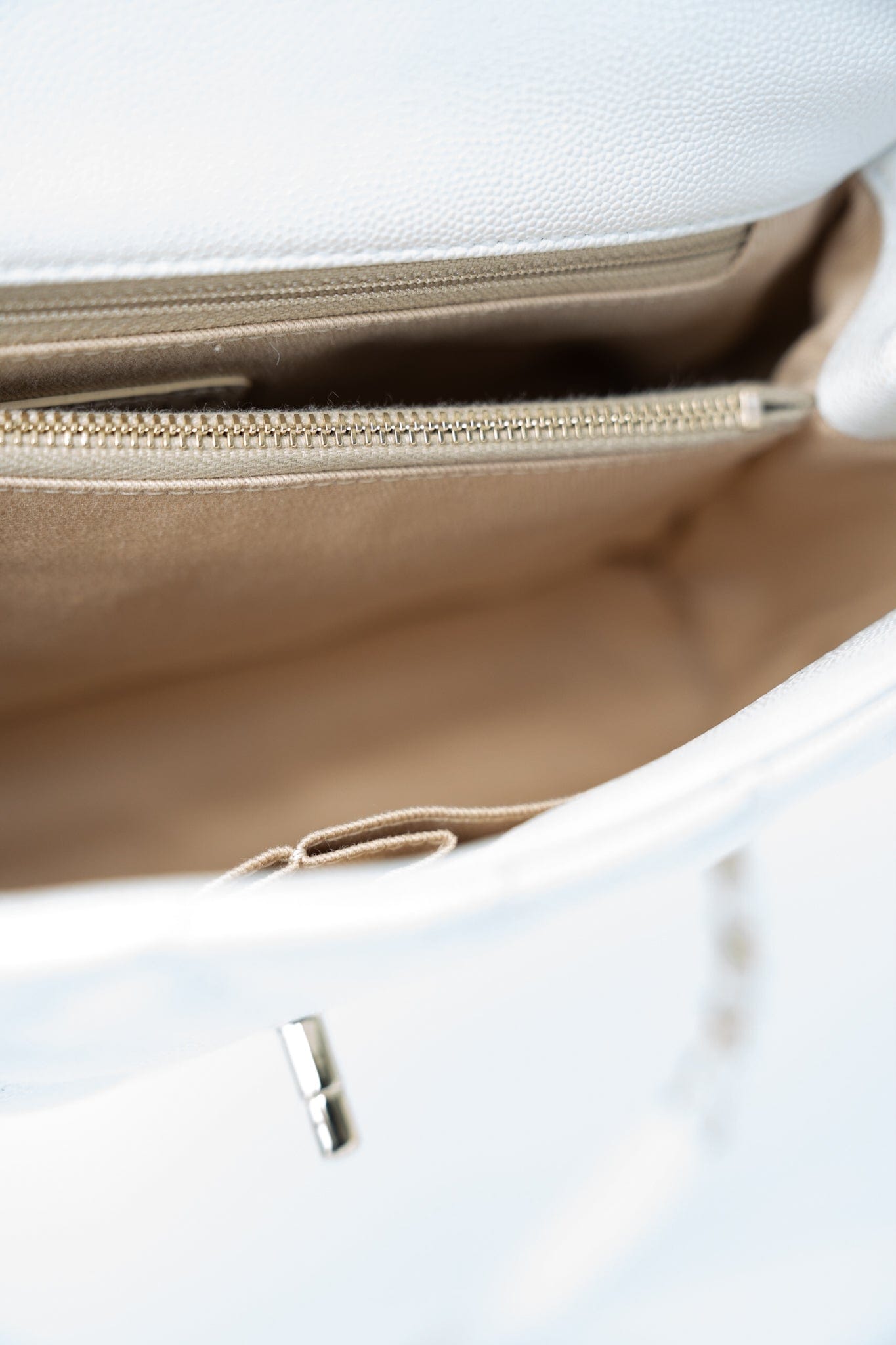 20K Iridescent White Caviar Quilted Coco Handle Medium Light Gold Hardware