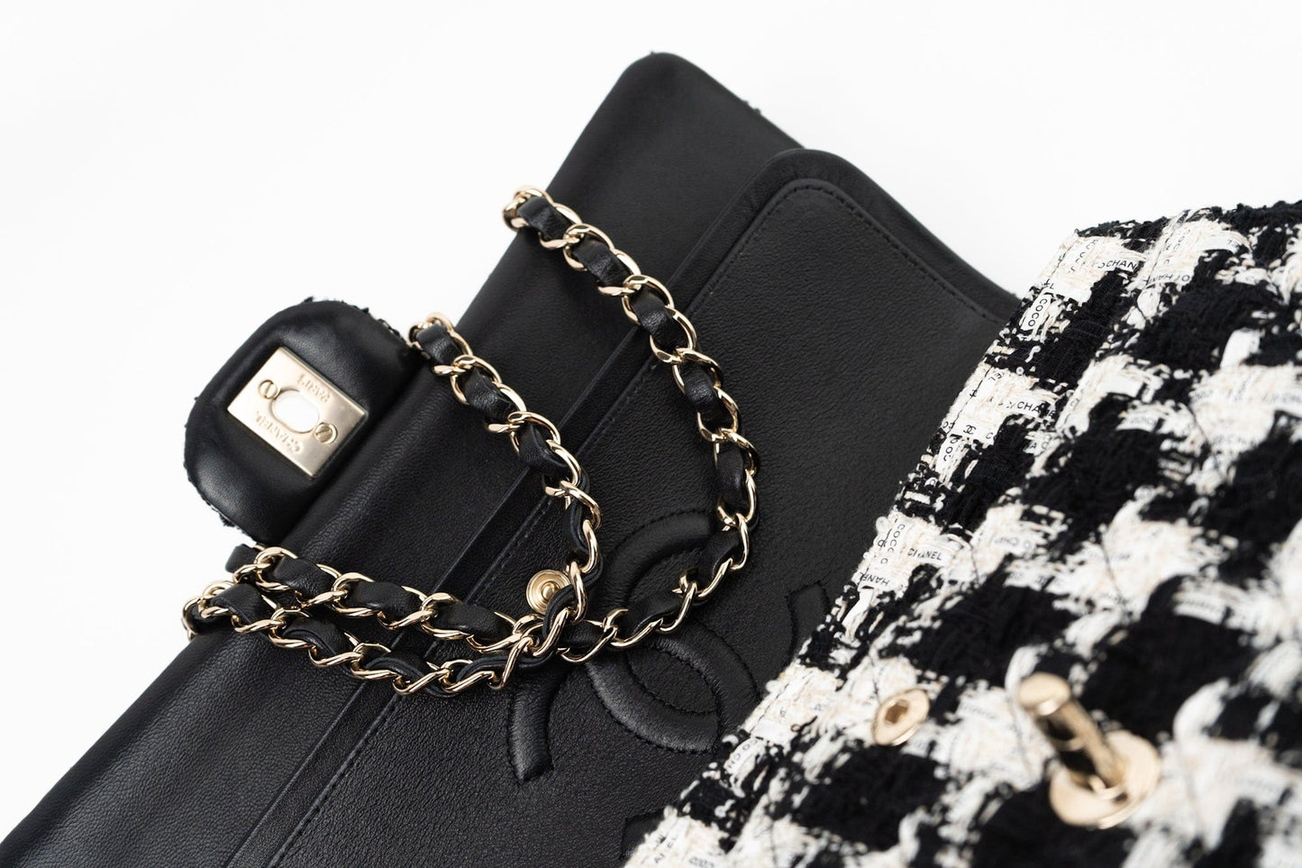 20S Ecru Black & White Tweed Quilted Medium Classic Flap LGHW