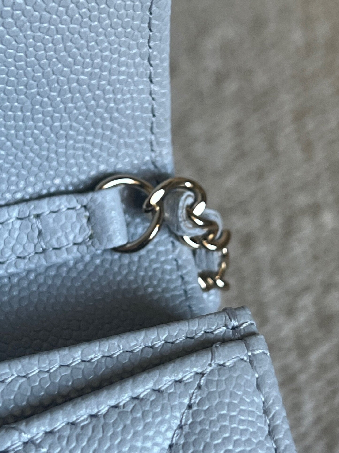 21A Caviar Quilted Flap Card Holder On Chain Grey