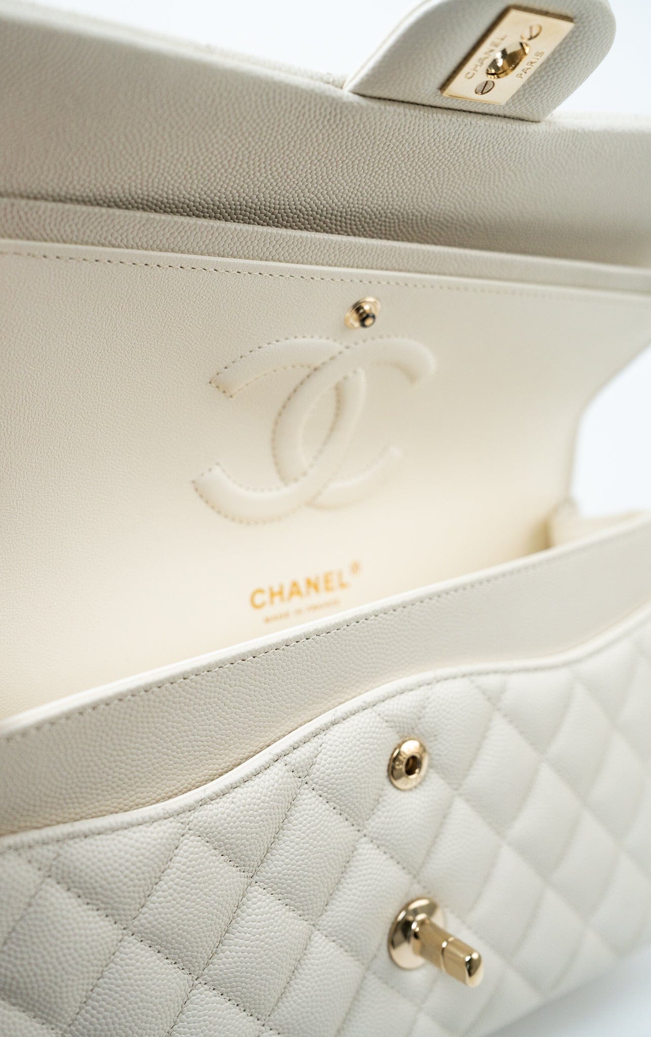 21A White/ Ivory Caviar Quilted Classic Flap Medium Light Gold Hardware
