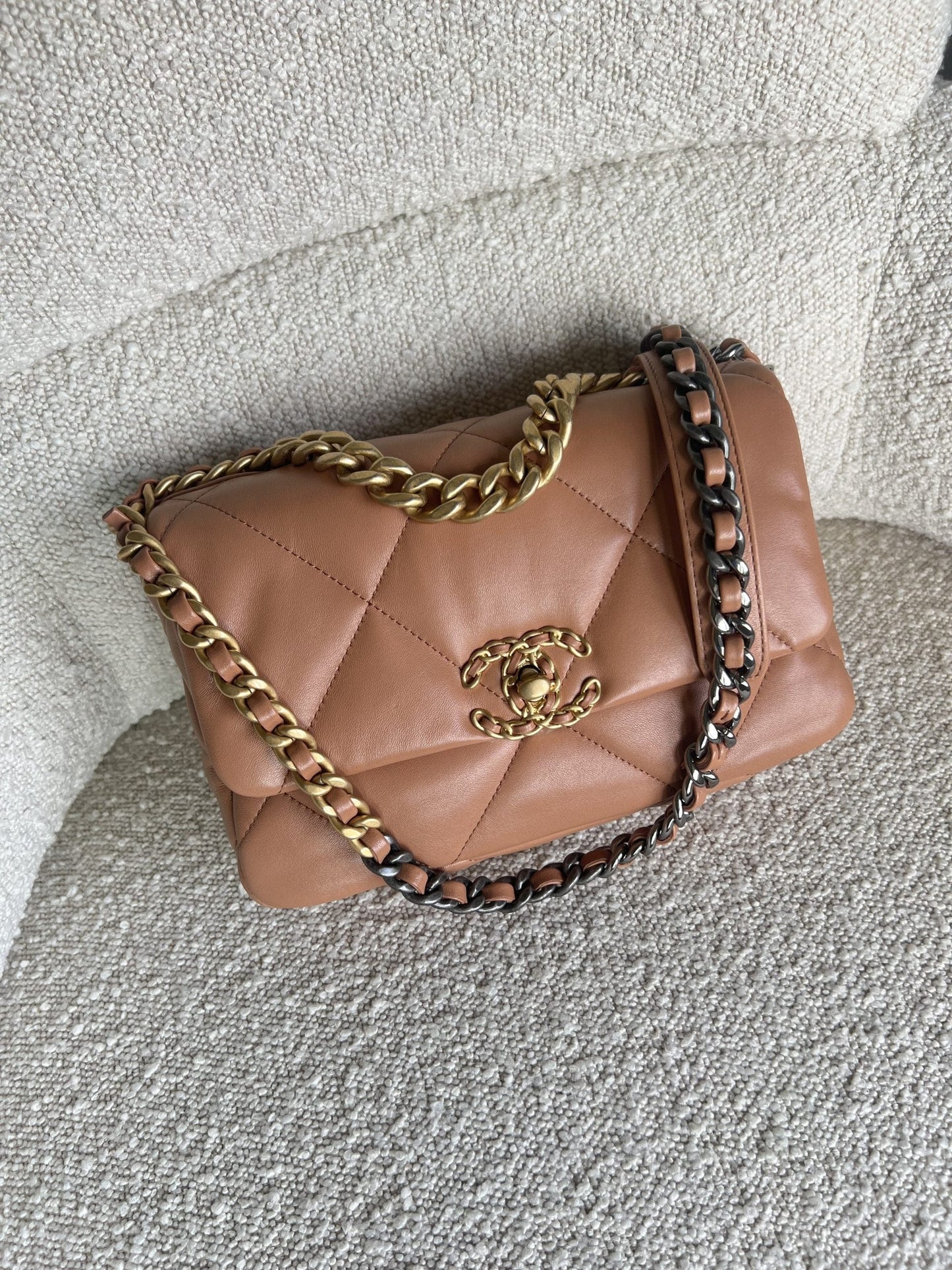 21K Chanel Caramel 19 Flap Small MHW