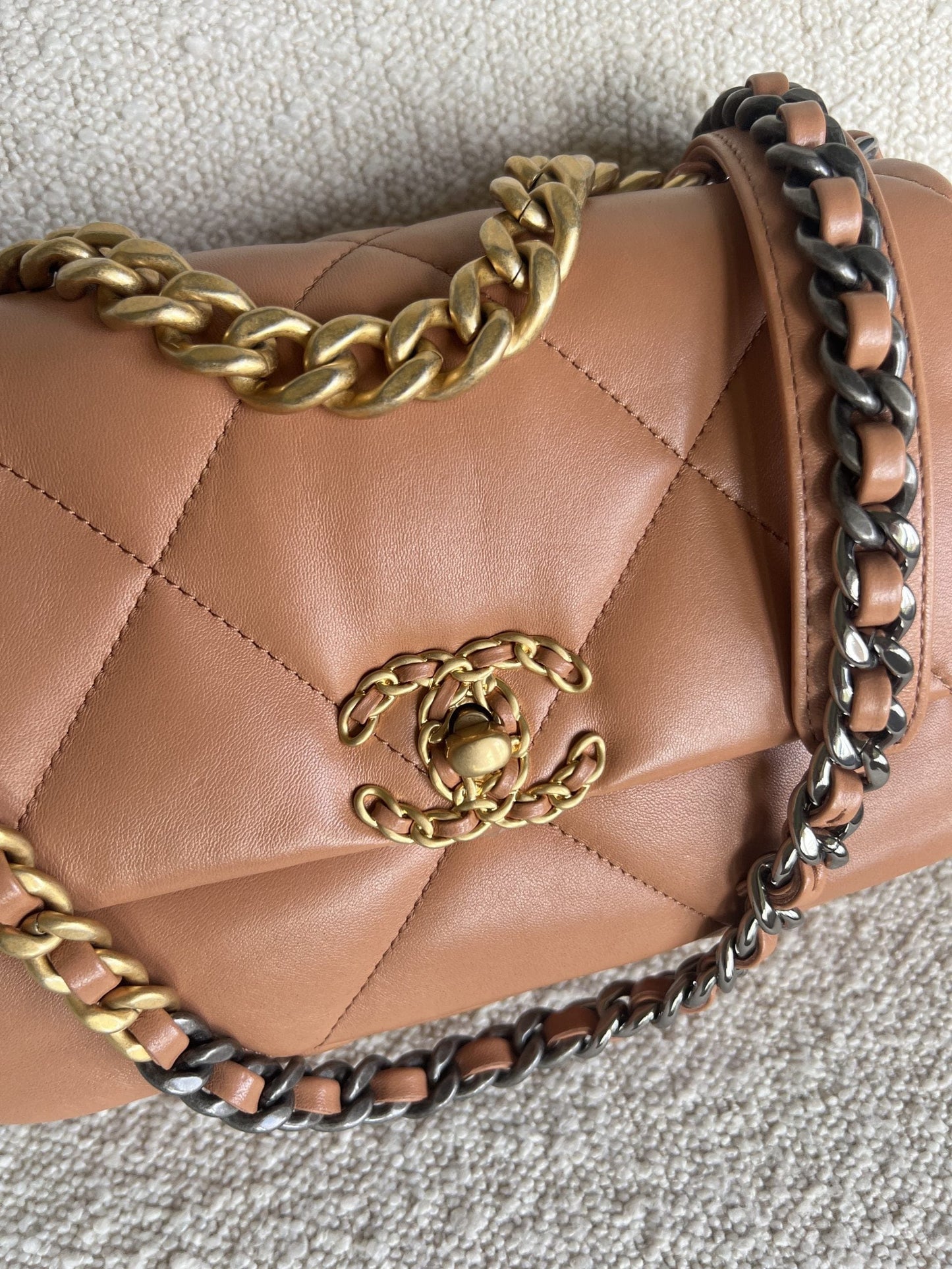 21K Chanel Caramel 19 Flap Small MHW