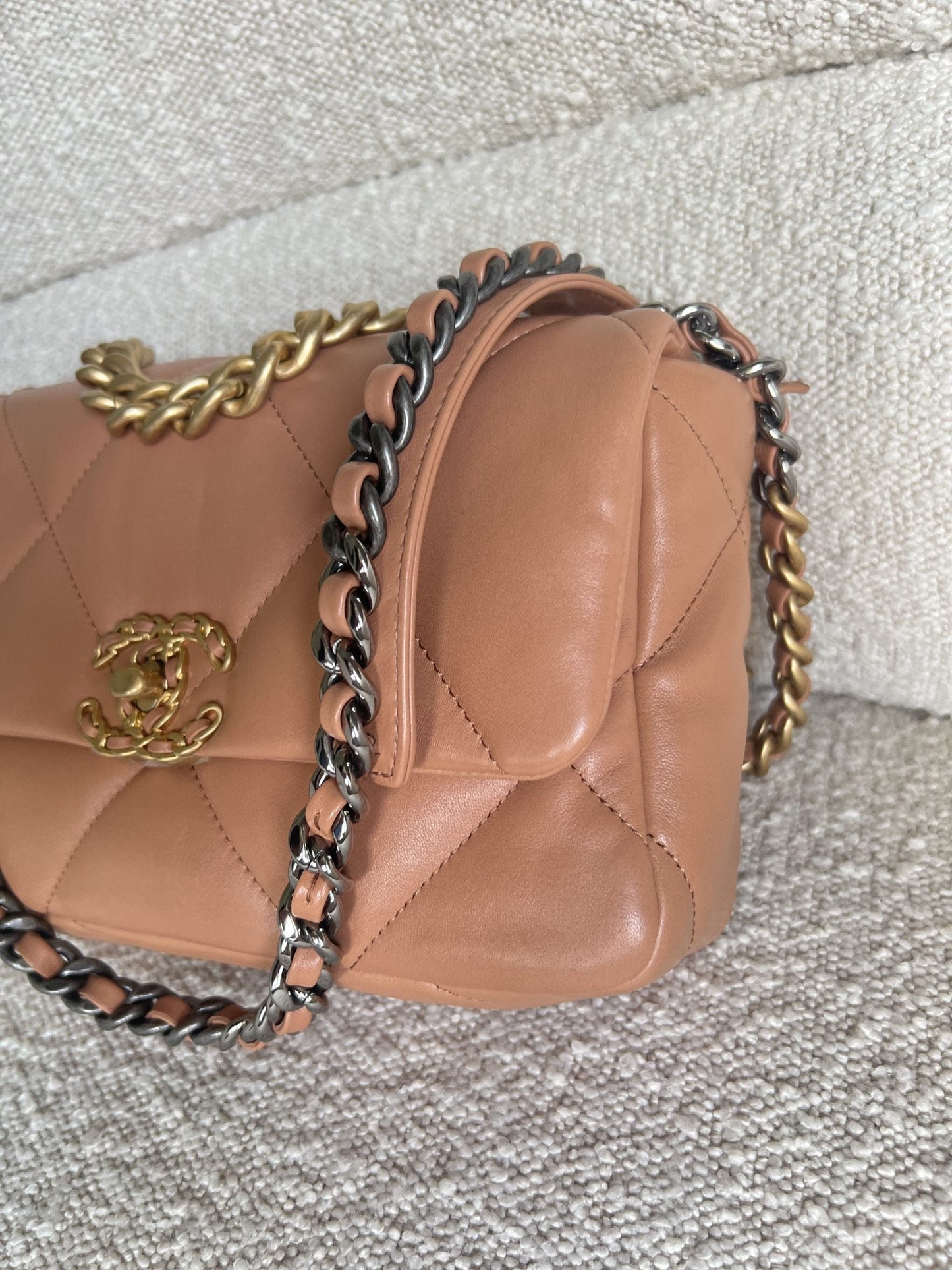 21K Chanel Caramel 19 Flap Small MHW