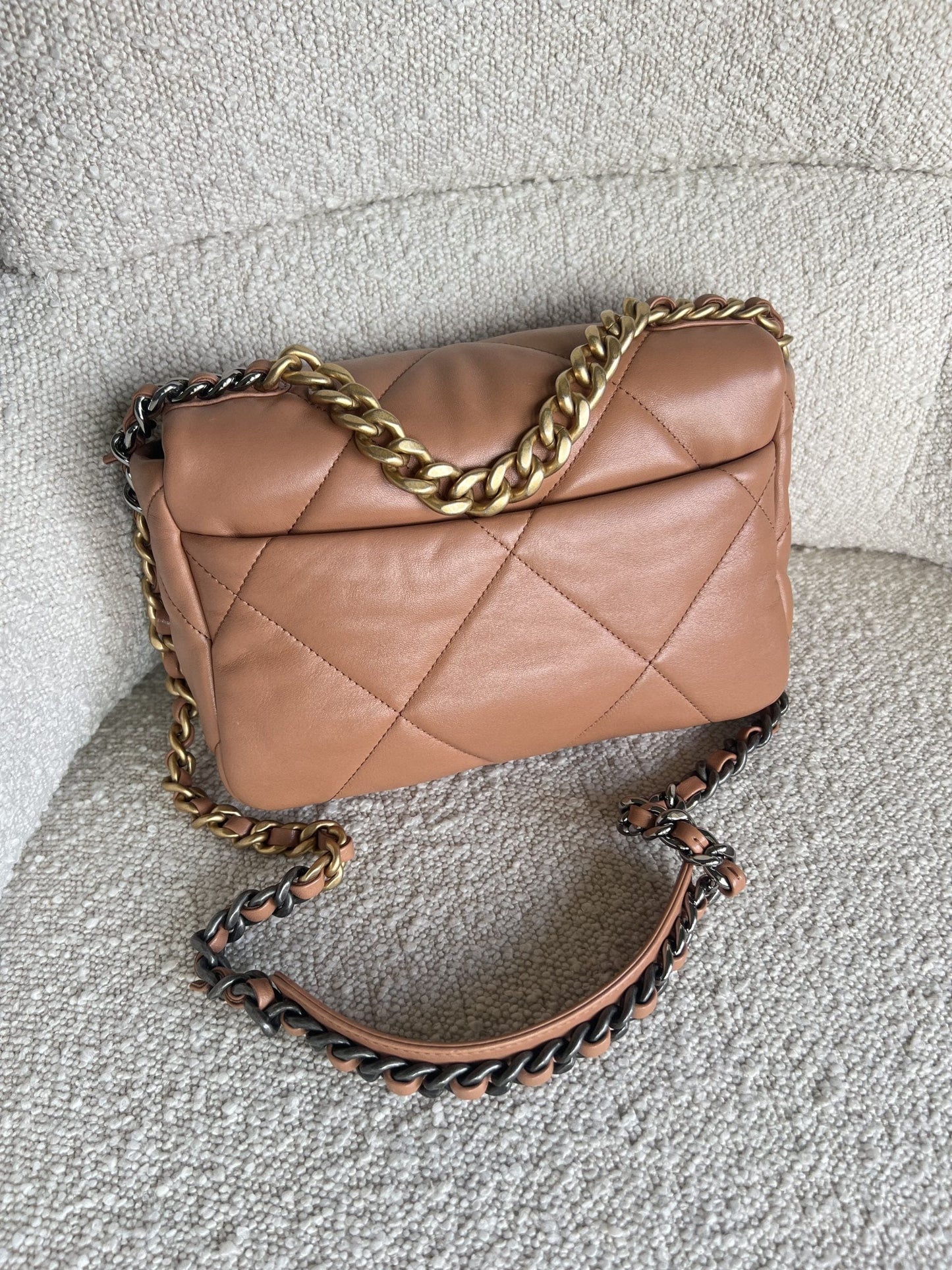 21K Chanel Caramel 19 Flap Small MHW