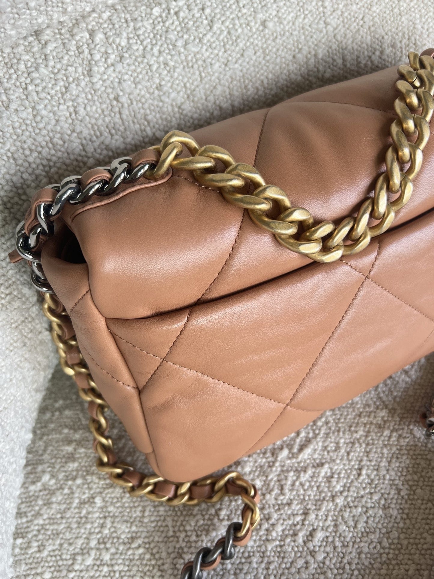 21K Chanel Caramel 19 Flap Small MHW