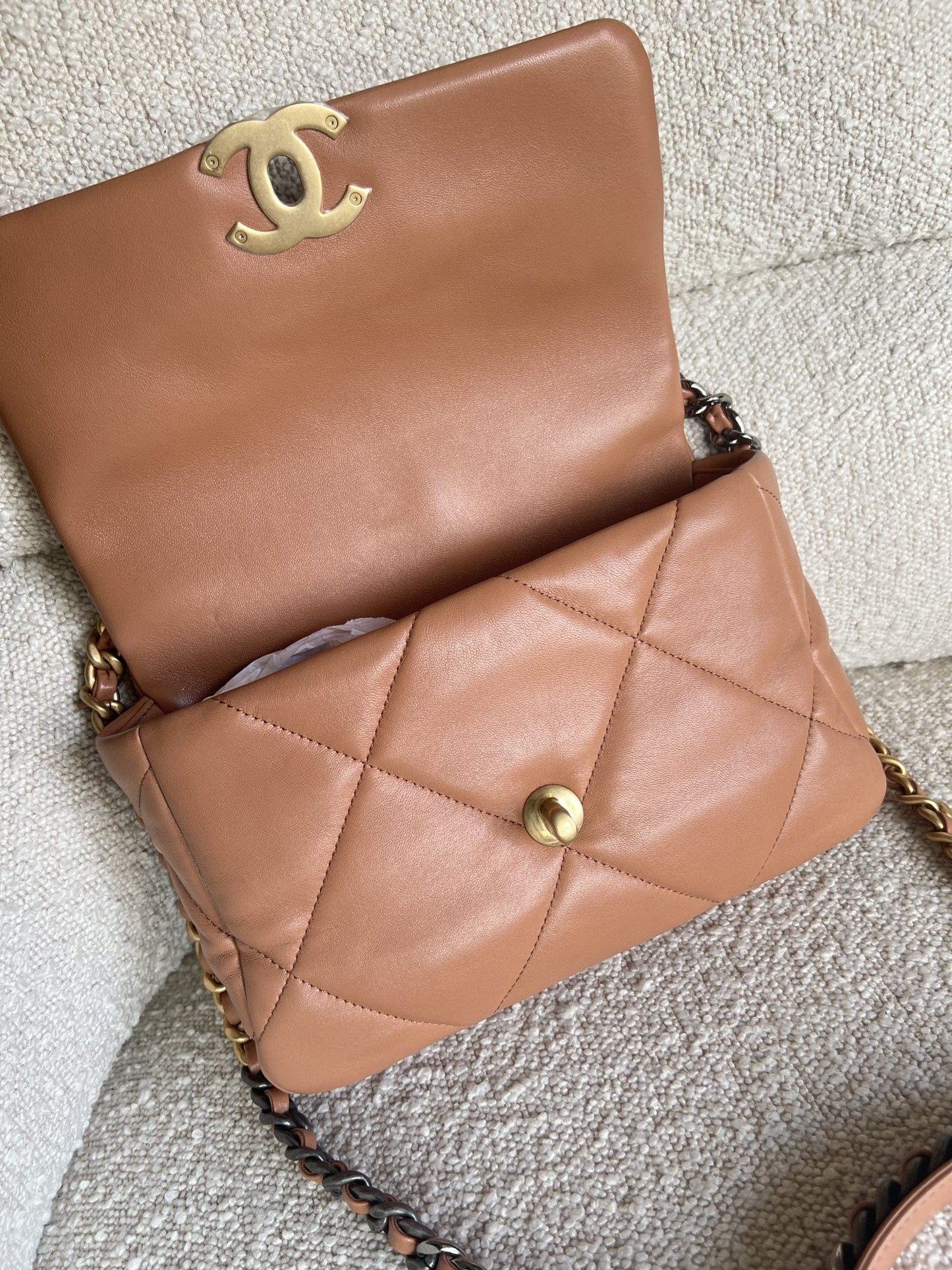 21K Chanel Caramel 19 Flap Small MHW