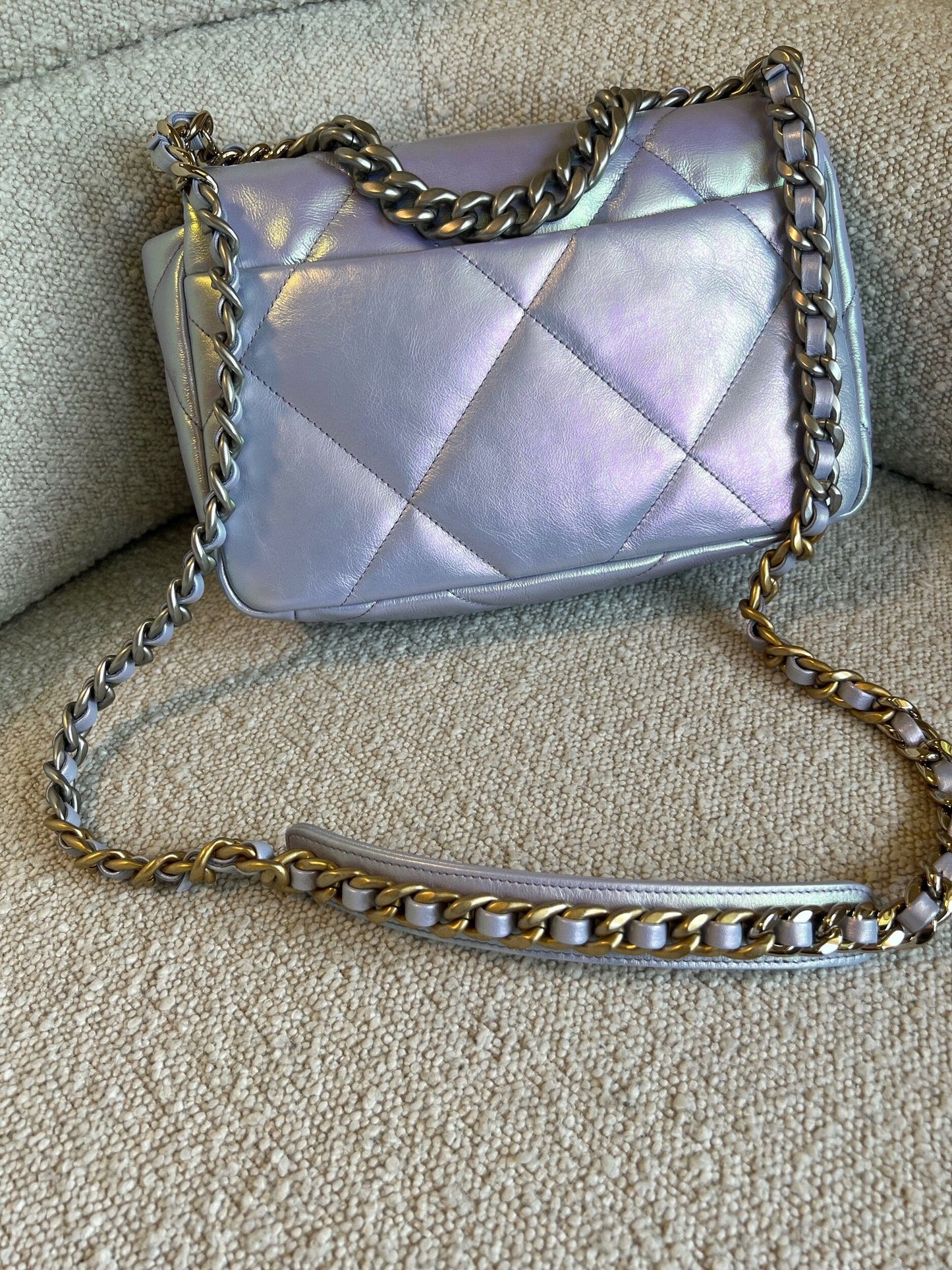 21K Purple/Blue Iridescent 19 Flap Small MHW