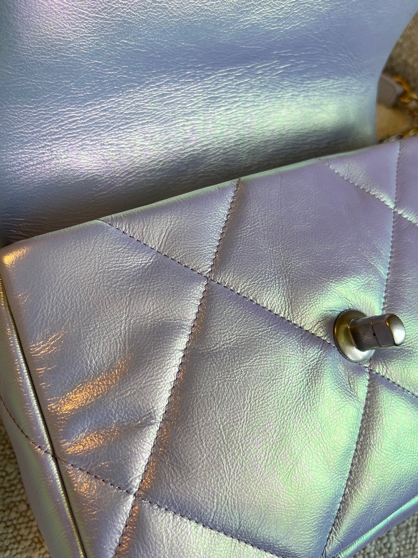 21K Purple/Blue Iridescent 19 Flap Small MHW