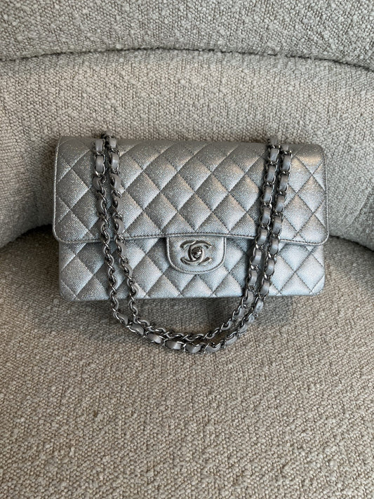 21K Silver Metallic Caviar Quilted Medium Classic Flap SHW