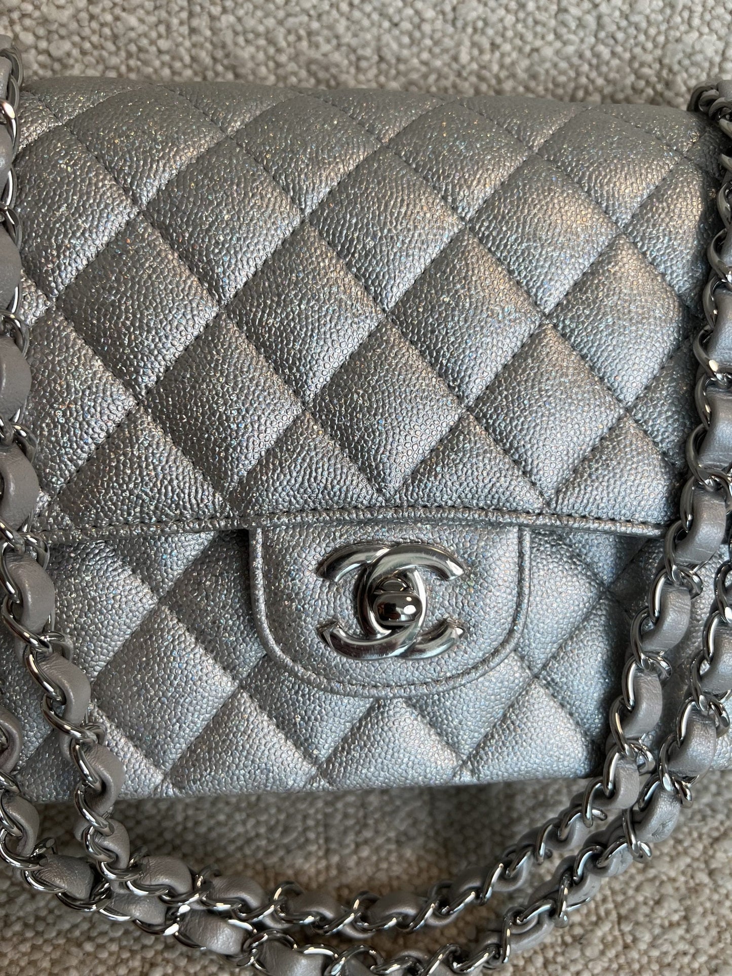 21K Silver Metallic Caviar Quilted Medium Classic Flap SHW