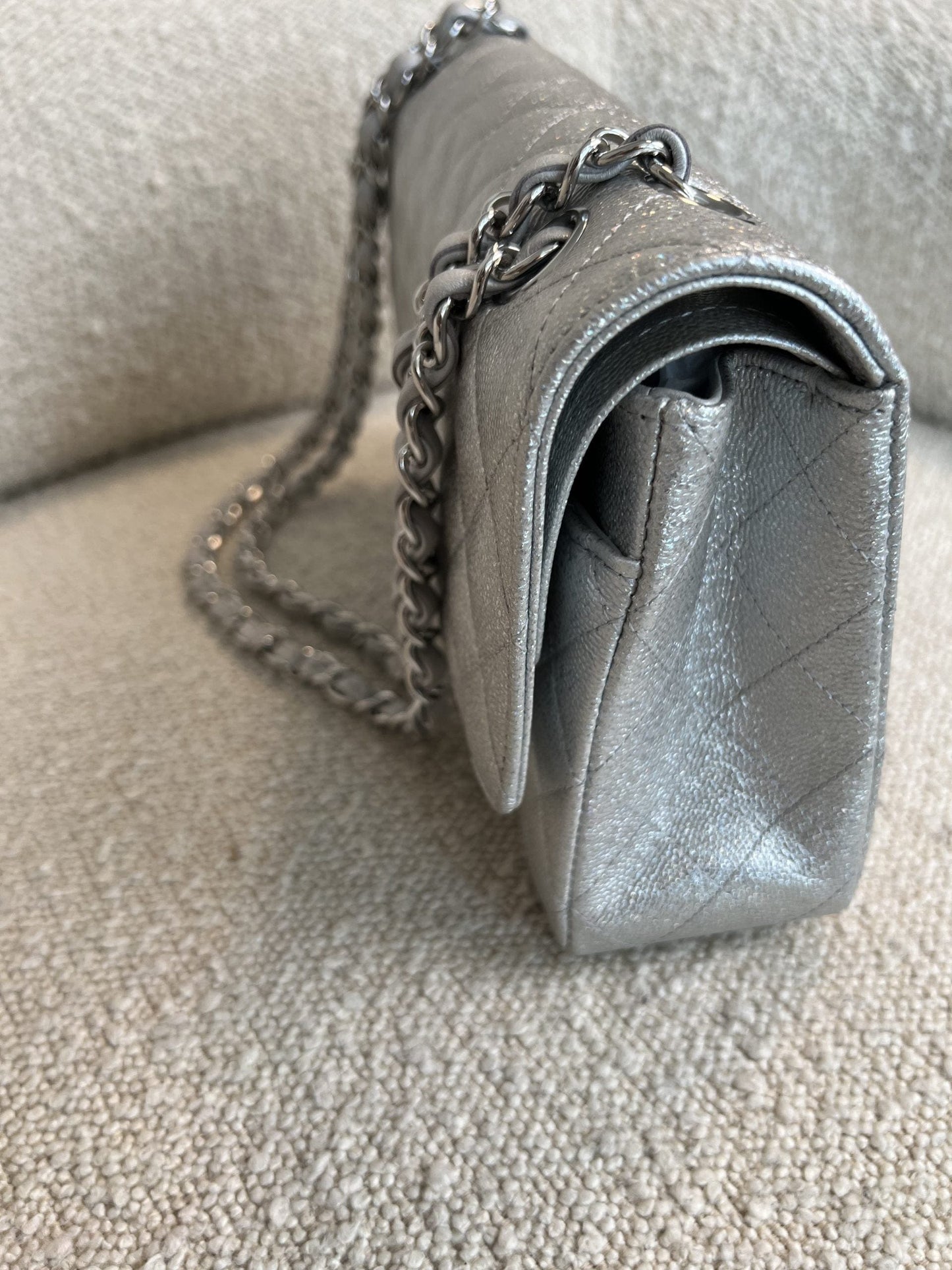 21K Silver Metallic Caviar Quilted Medium Classic Flap SHW