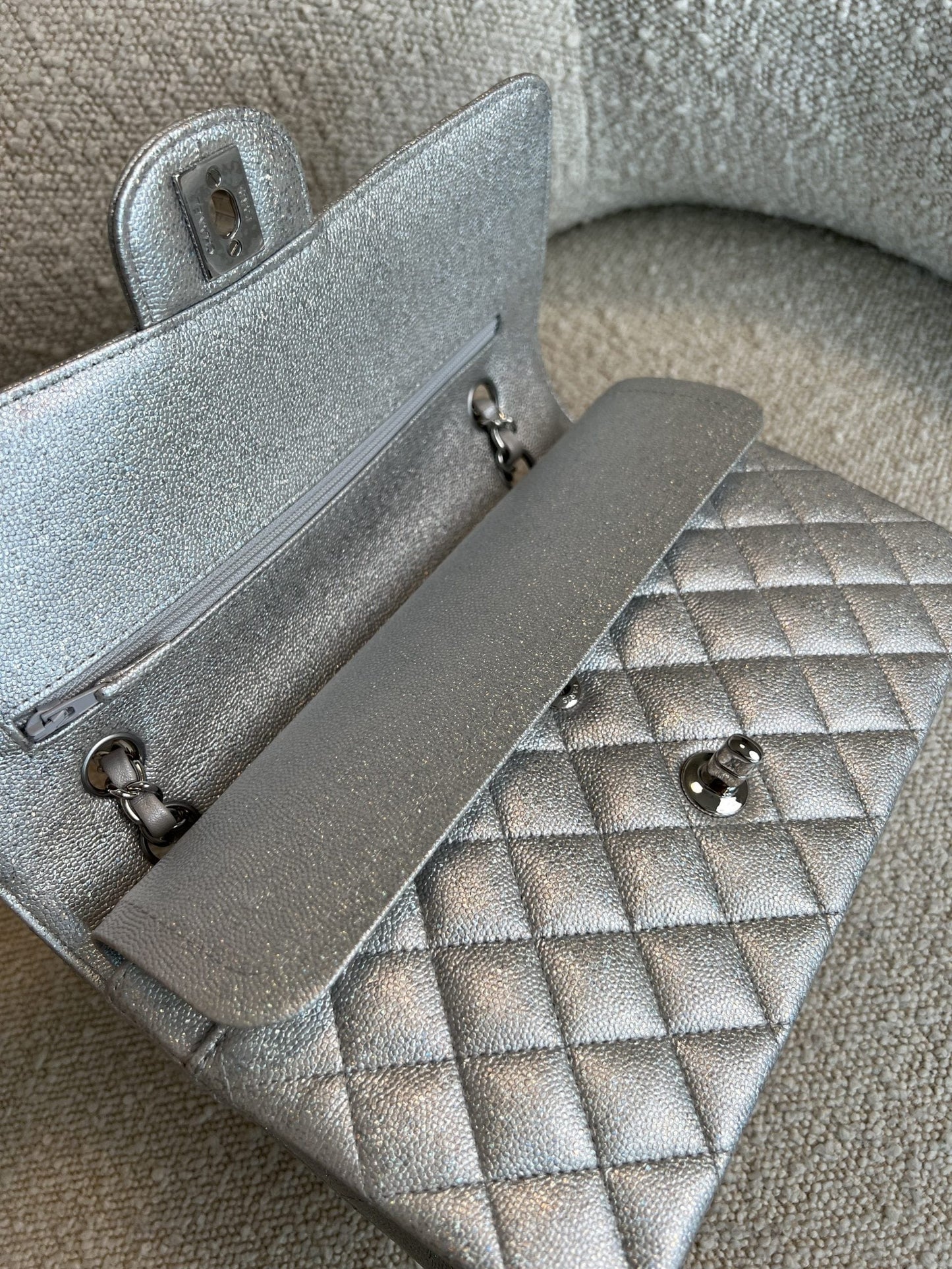 21K Silver Metallic Caviar Quilted Medium Classic Flap SHW