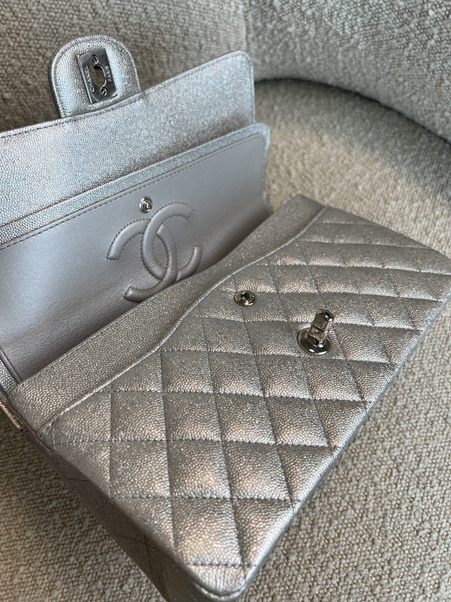 21K Silver Metallic Caviar Quilted Medium Classic Flap SHW