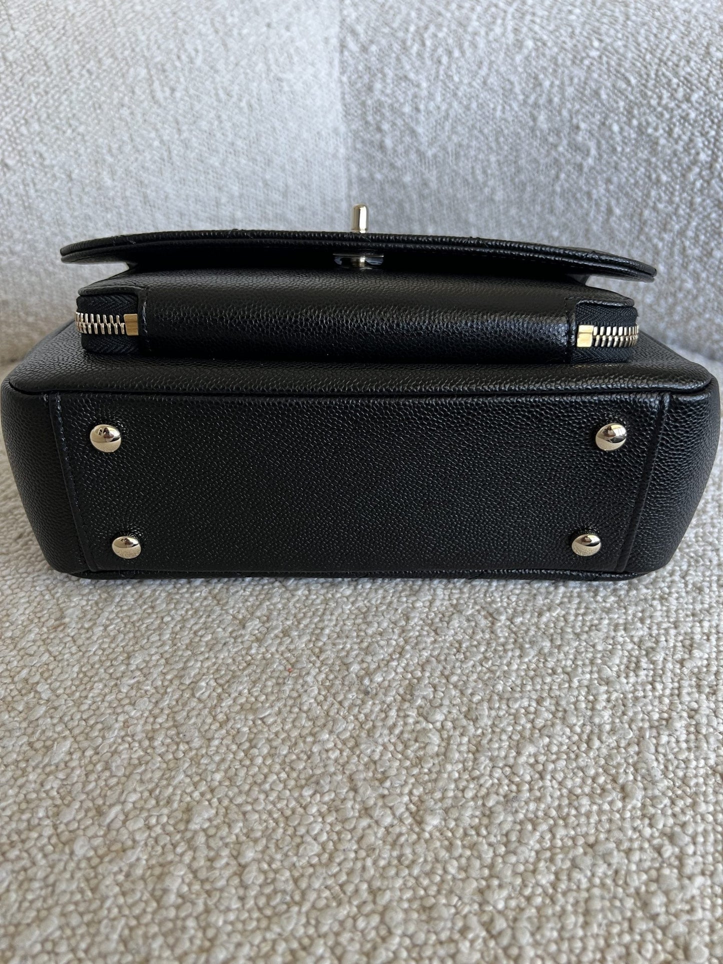 21P Black Caviar Quilted Medium Business Affinity LGHW