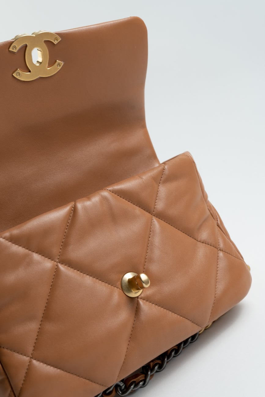 22A Caramel / Light Brown Lambskin Quilted 19 Flap Small MHW