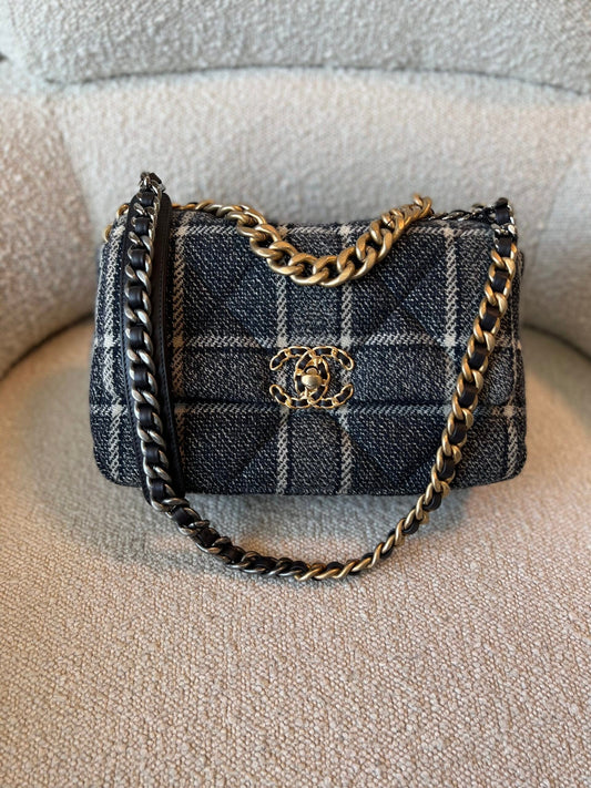 22A Navy Blue Ecru Tweed Quilted 19 Flap Small Mixed Hardware