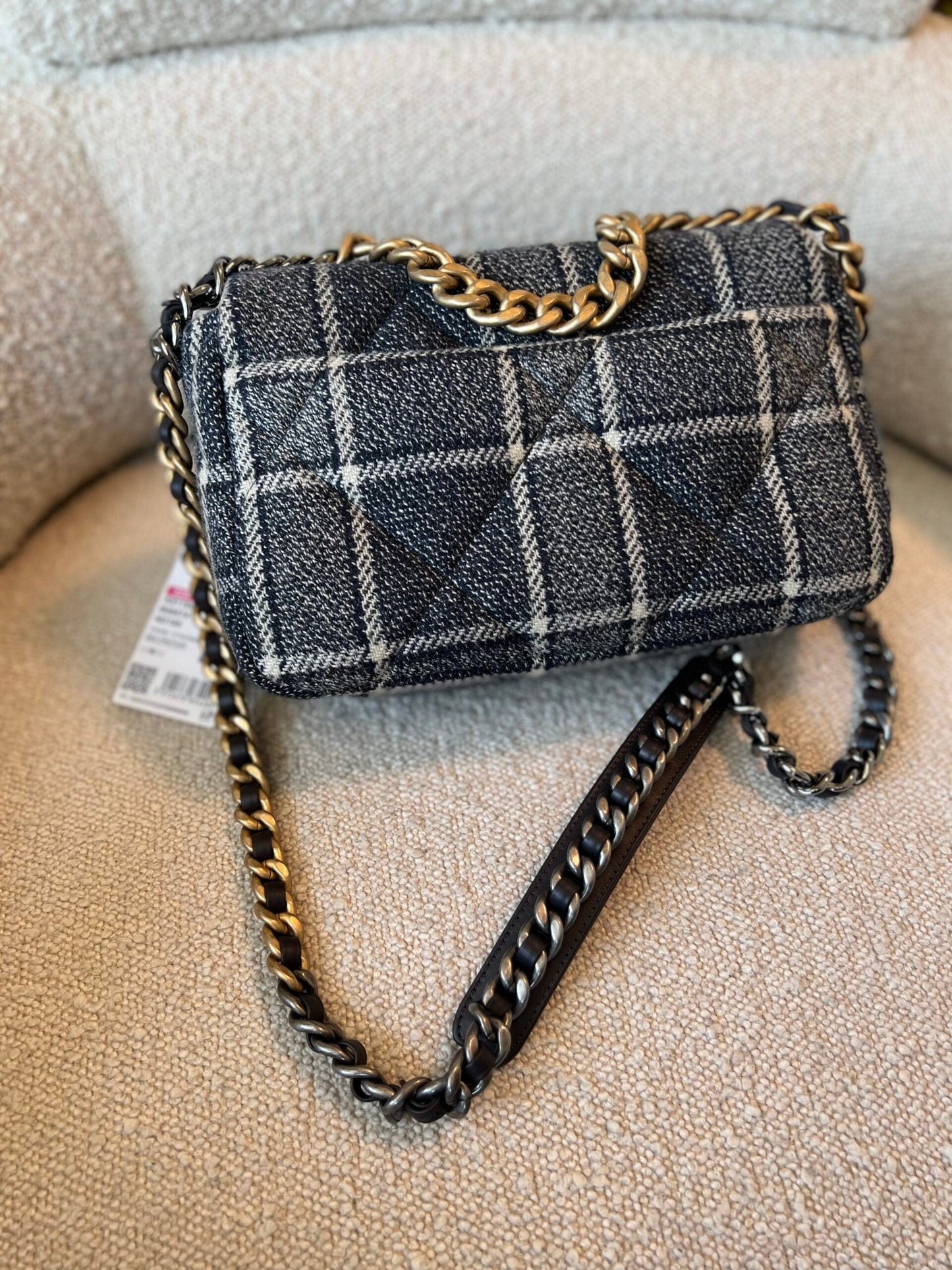 22A Navy Blue Ecru Tweed Quilted 19 Flap Small Mixed Hardware