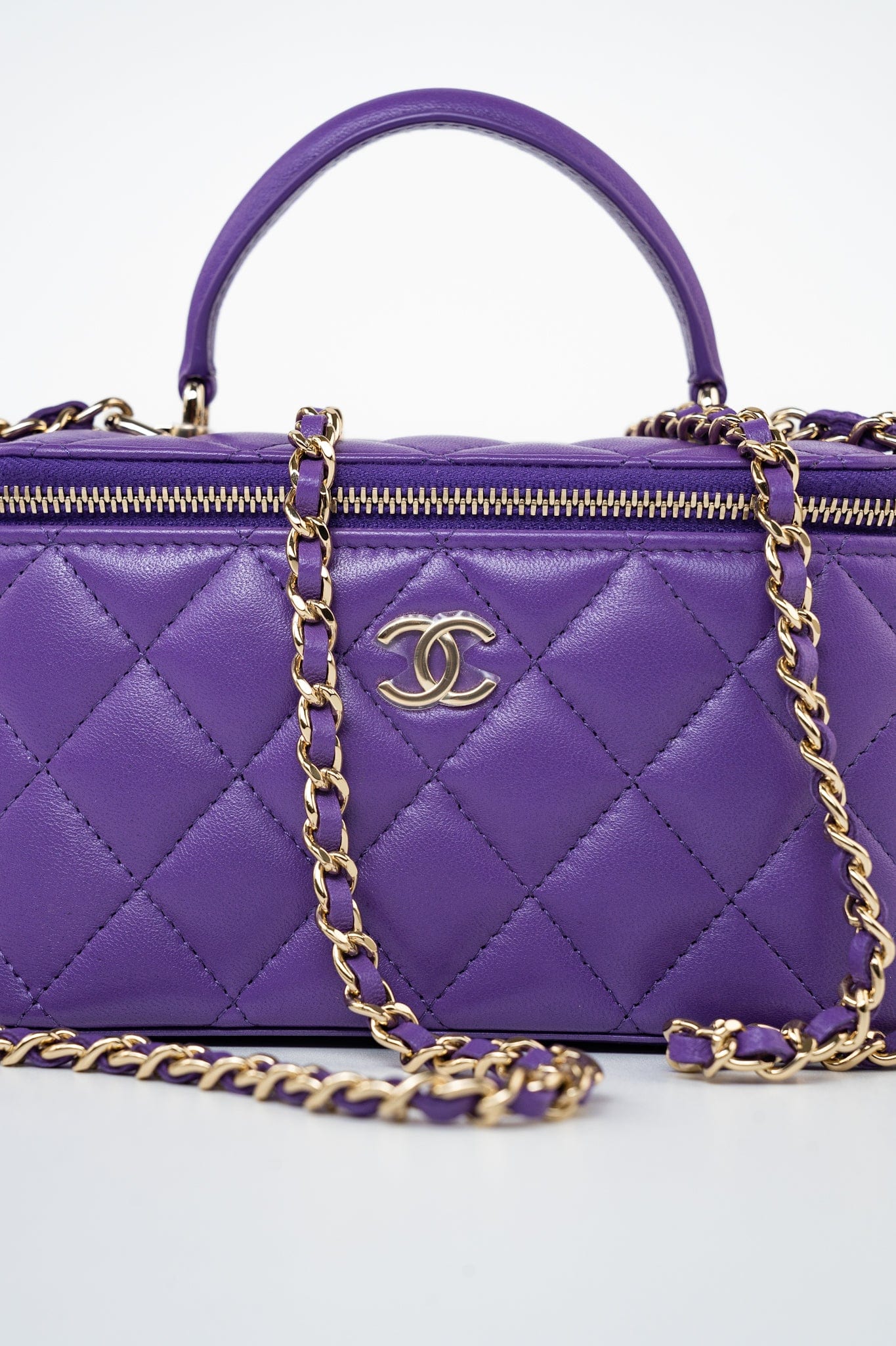 22A Purple Lambskin Quilted Vanity Case w/ Mirror Light Gold Hardware