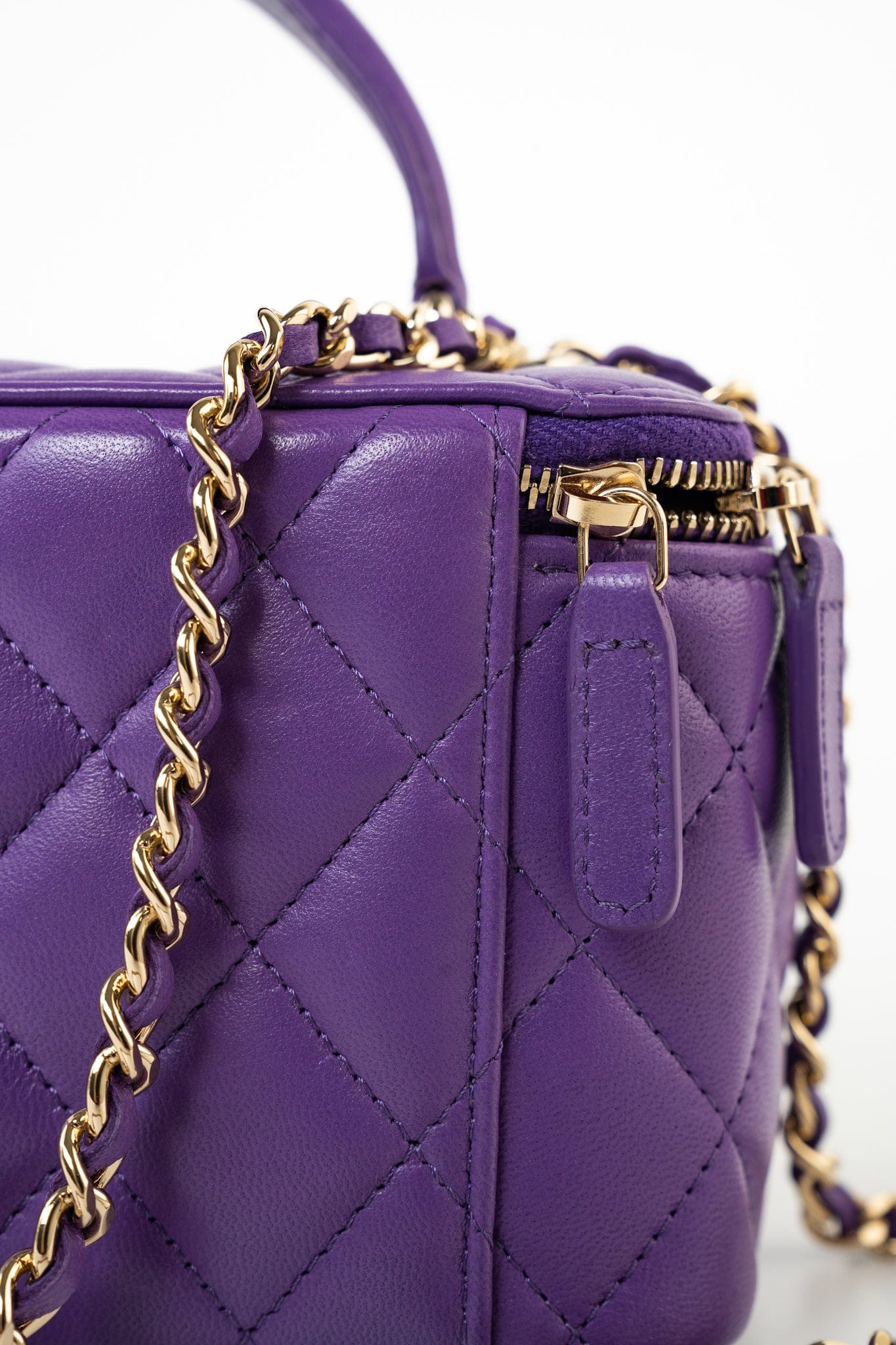 22A Purple Lambskin Quilted Vanity Case w/ Mirror Light Gold Hardware