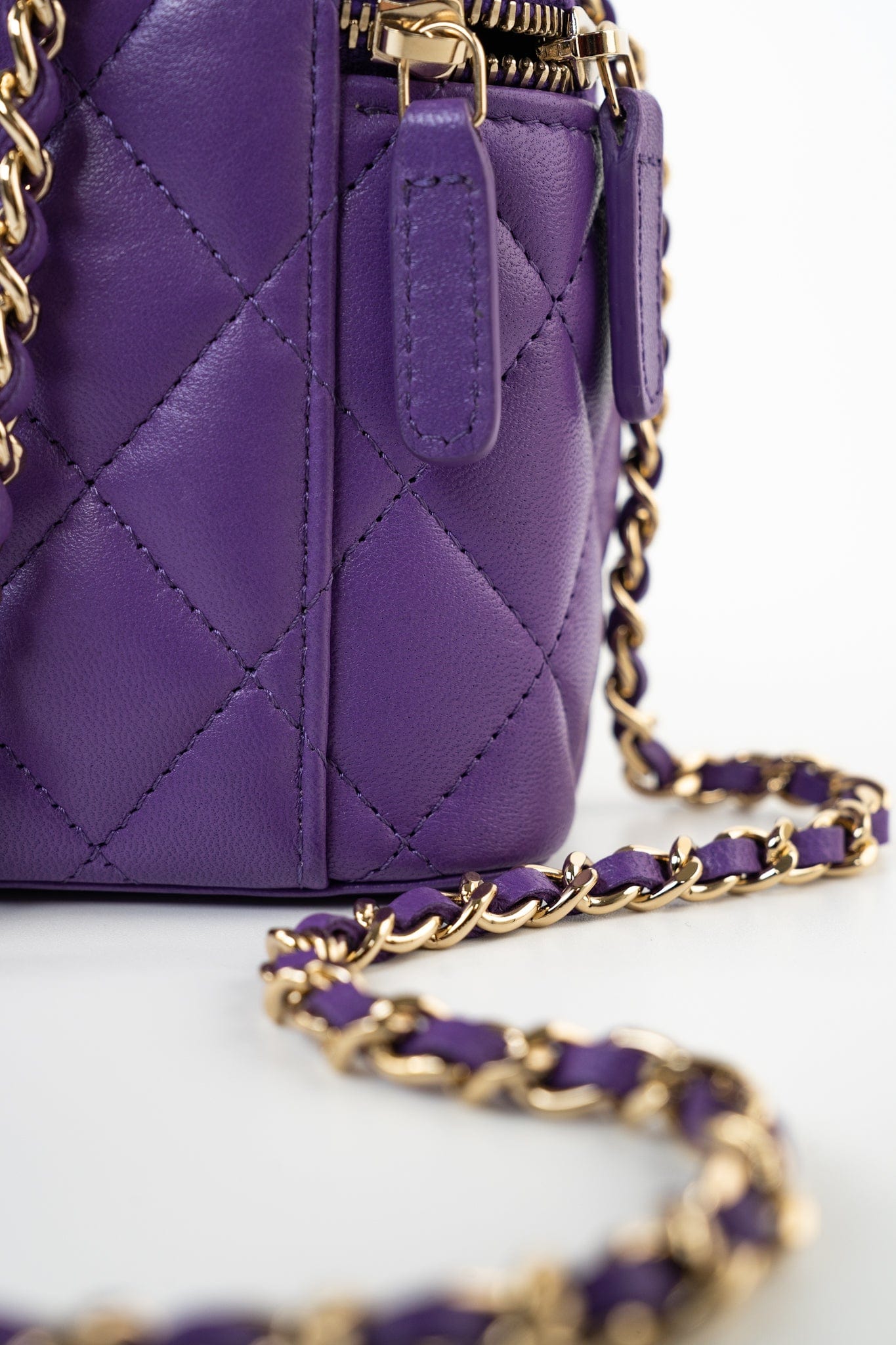 22A Purple Lambskin Quilted Vanity Case w/ Mirror Light Gold Hardware