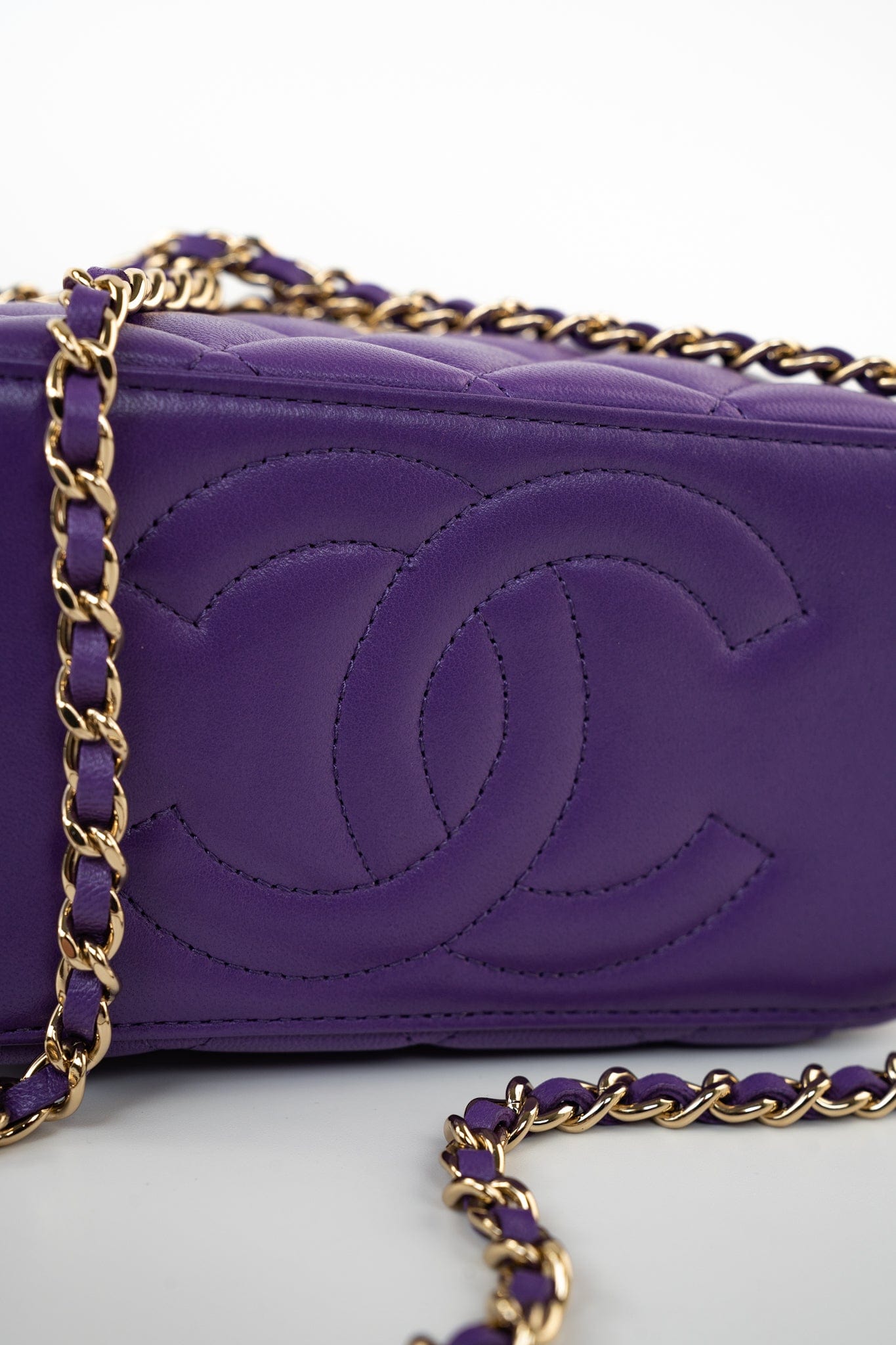 22A Purple Lambskin Quilted Vanity Case w/ Mirror Light Gold Hardware