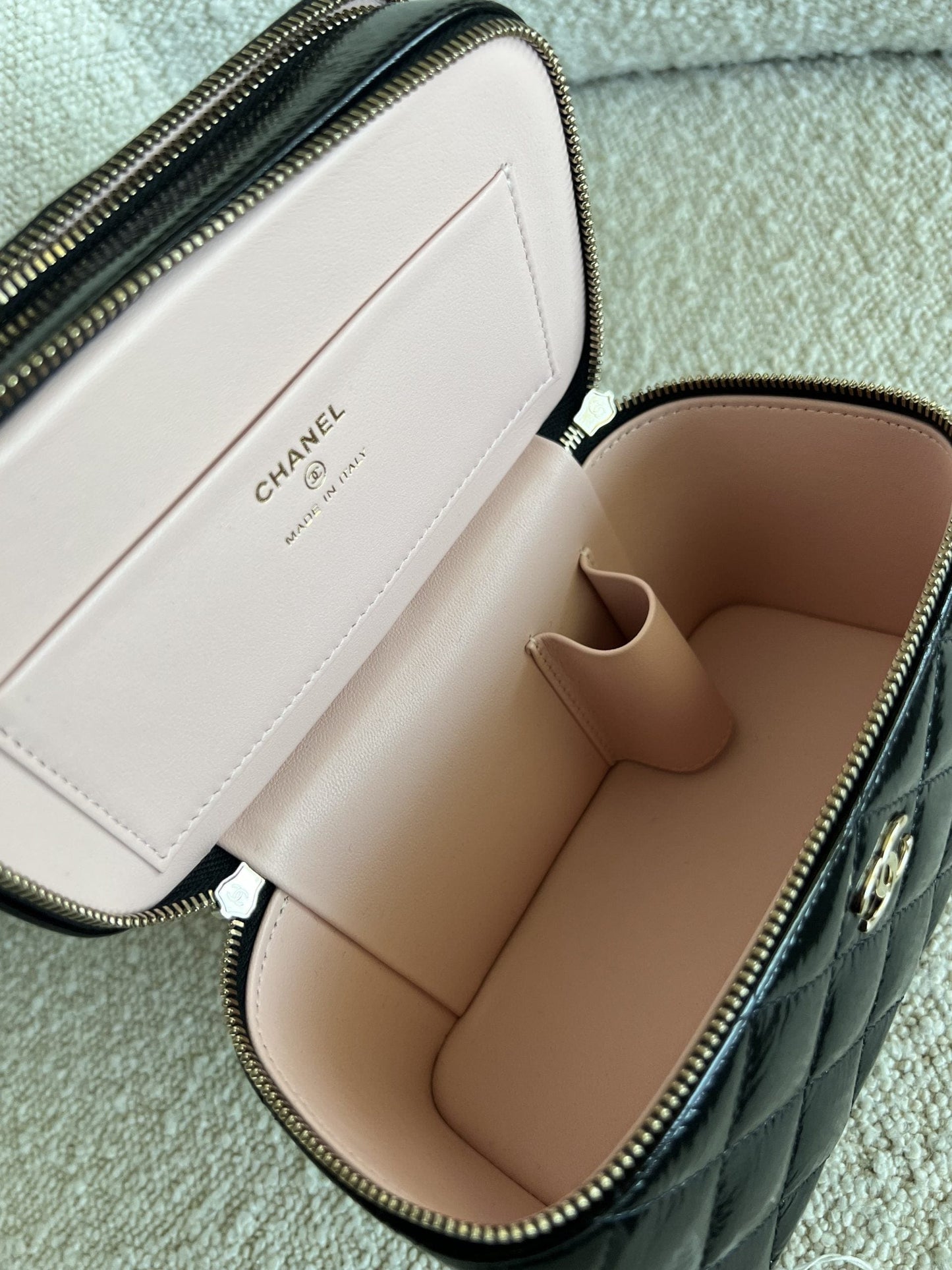 22B Black Shiny Lambskin Vanity with Chain LGHW