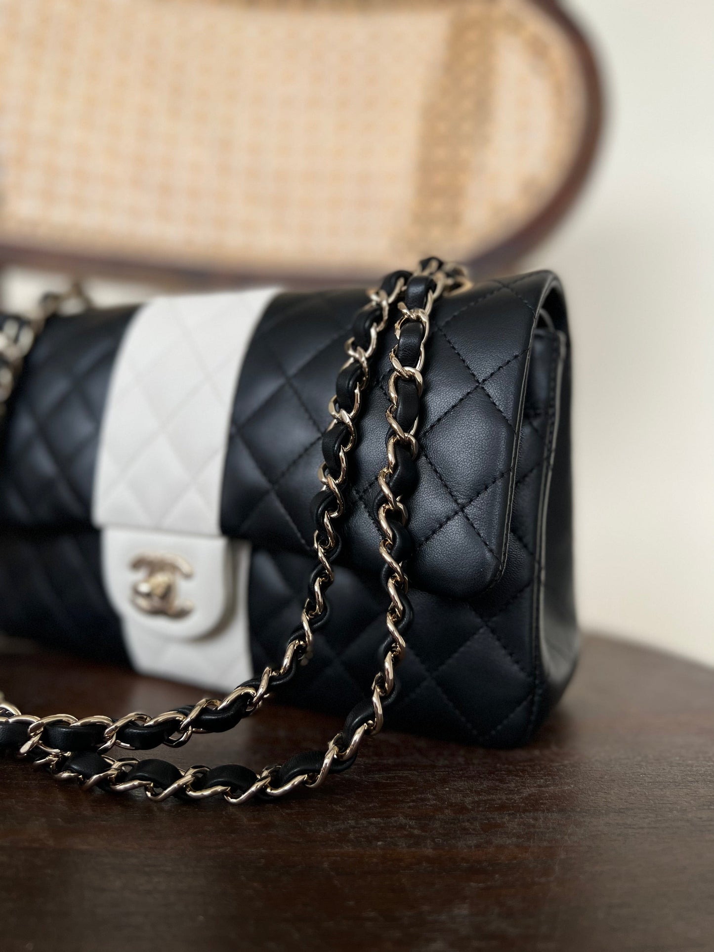 22C B&W Lambskin Quilted Classic Flap Medium LGHW