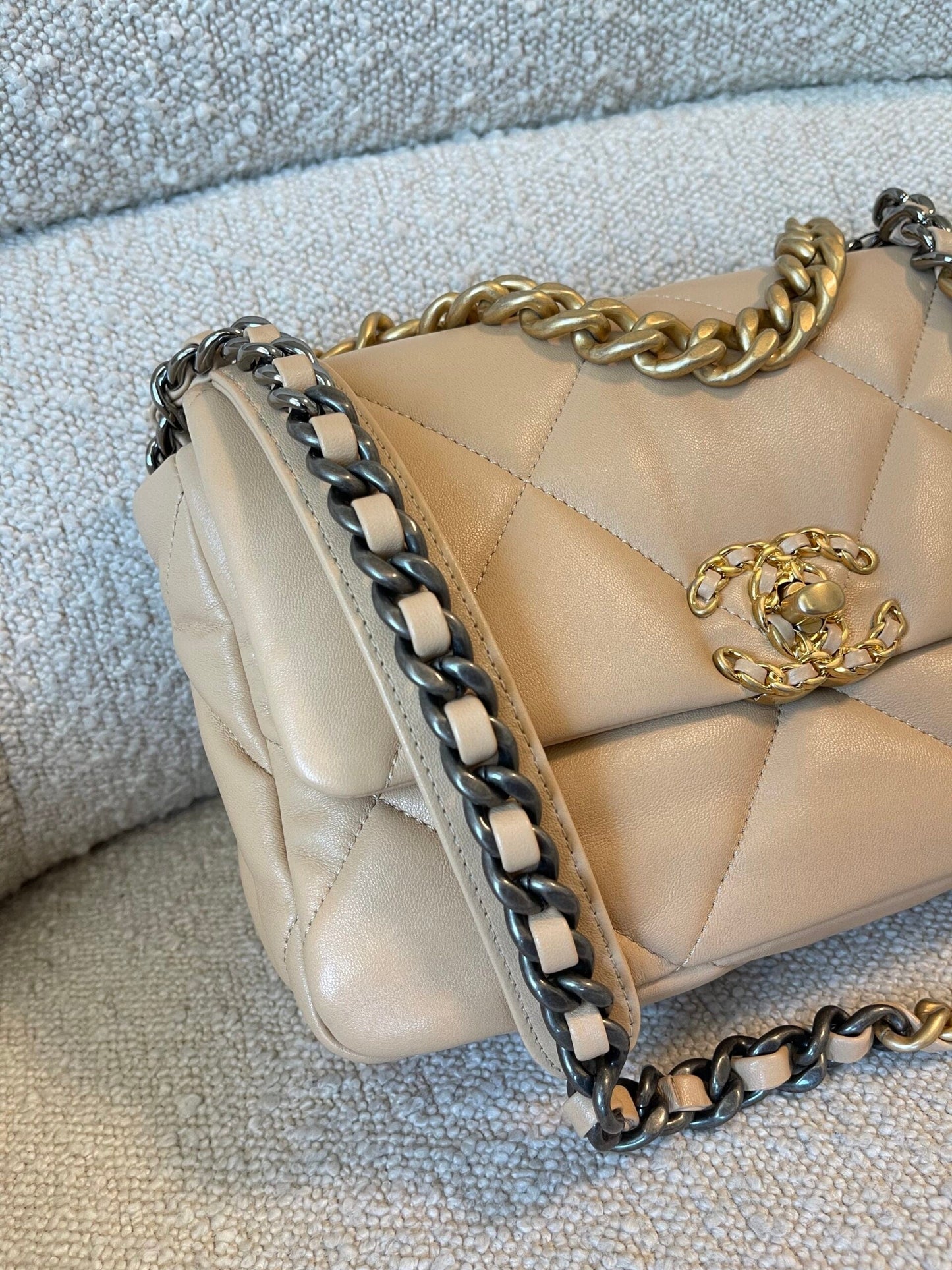 22C Beige Clair 19 Flap Small MHW