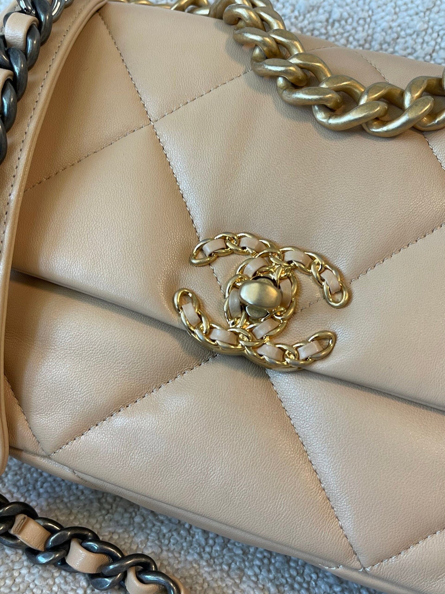 22C Beige Clair 19 Flap Small MHW