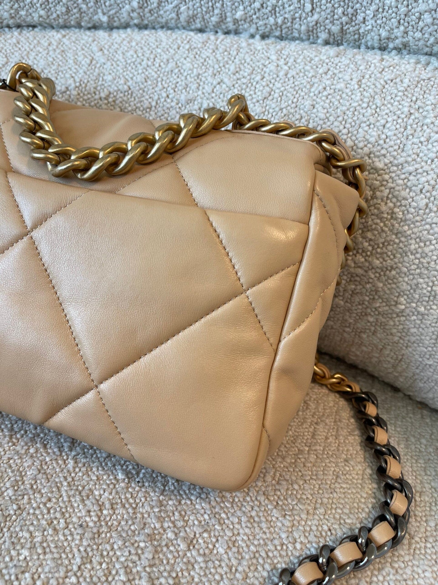 22C Beige Clair 19 Flap Small MHW