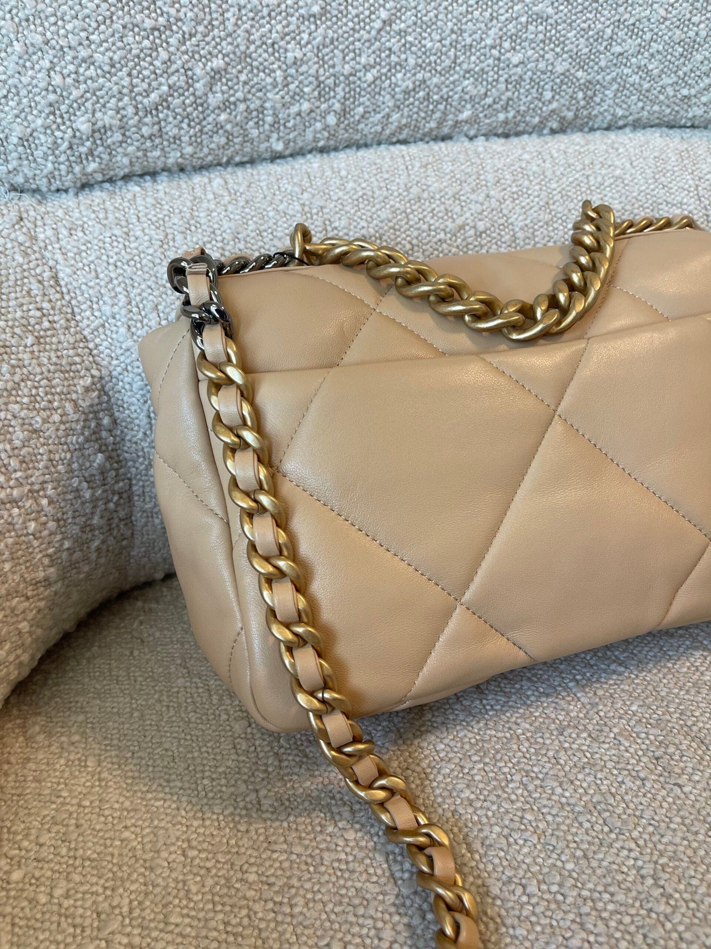 22C Beige Clair 19 Flap Small MHW