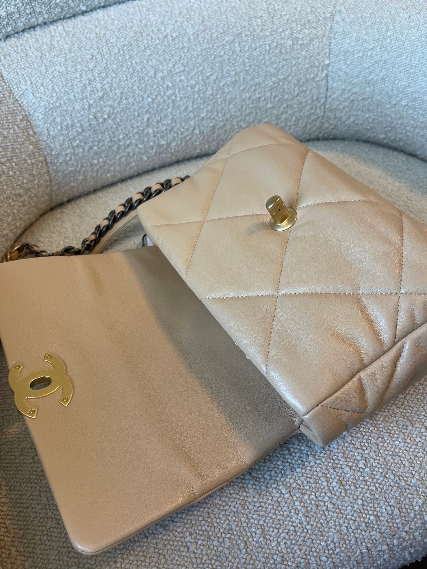 22C Beige Clair 19 Flap Small MHW