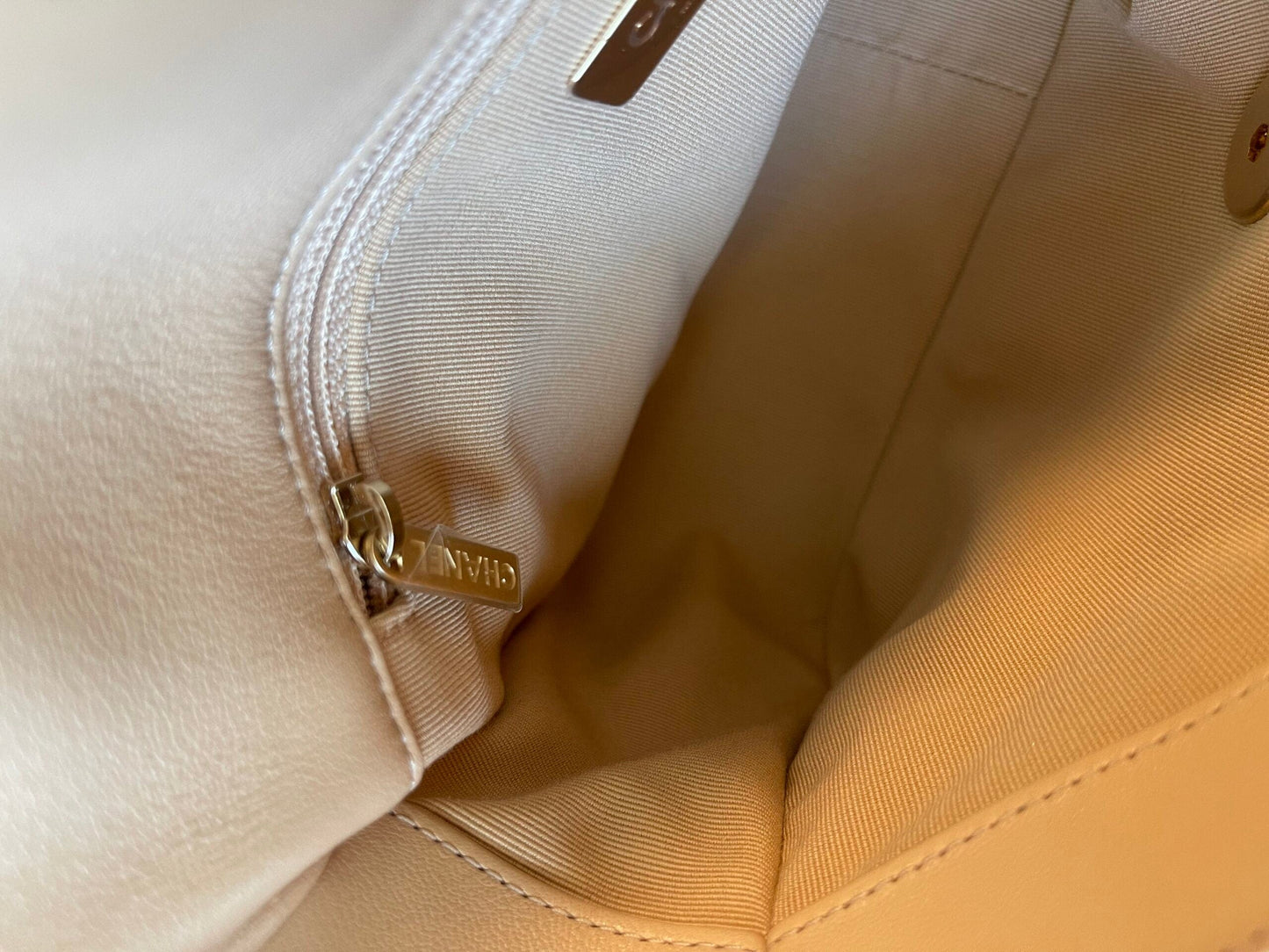 22C Beige Clair 19 Flap Small MHW