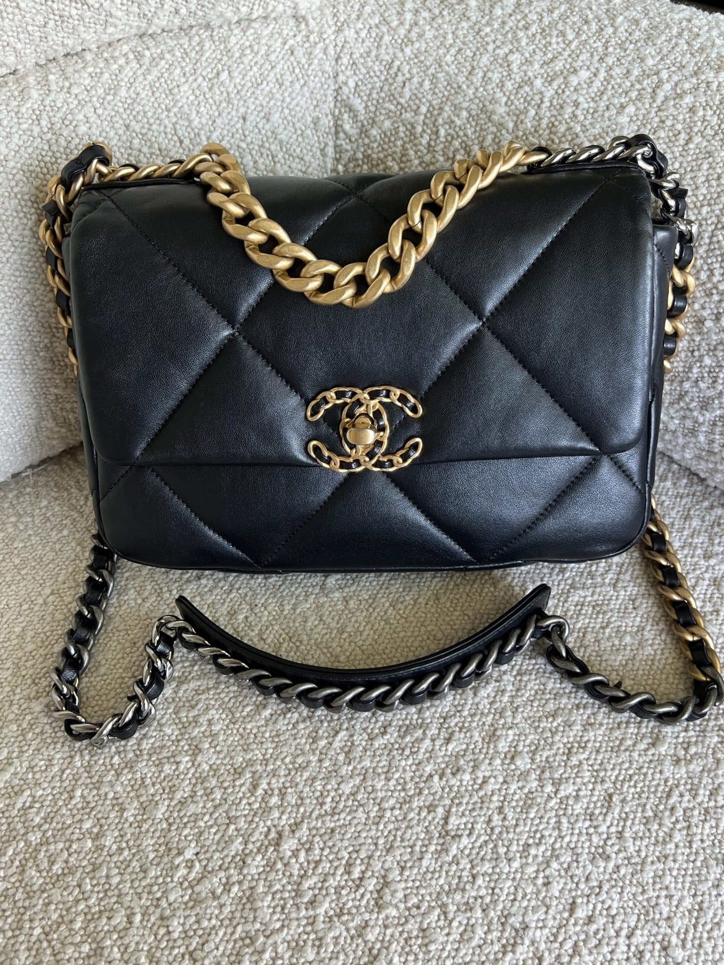 22C Black Lambskin Quilted 19 Flap Small MHW