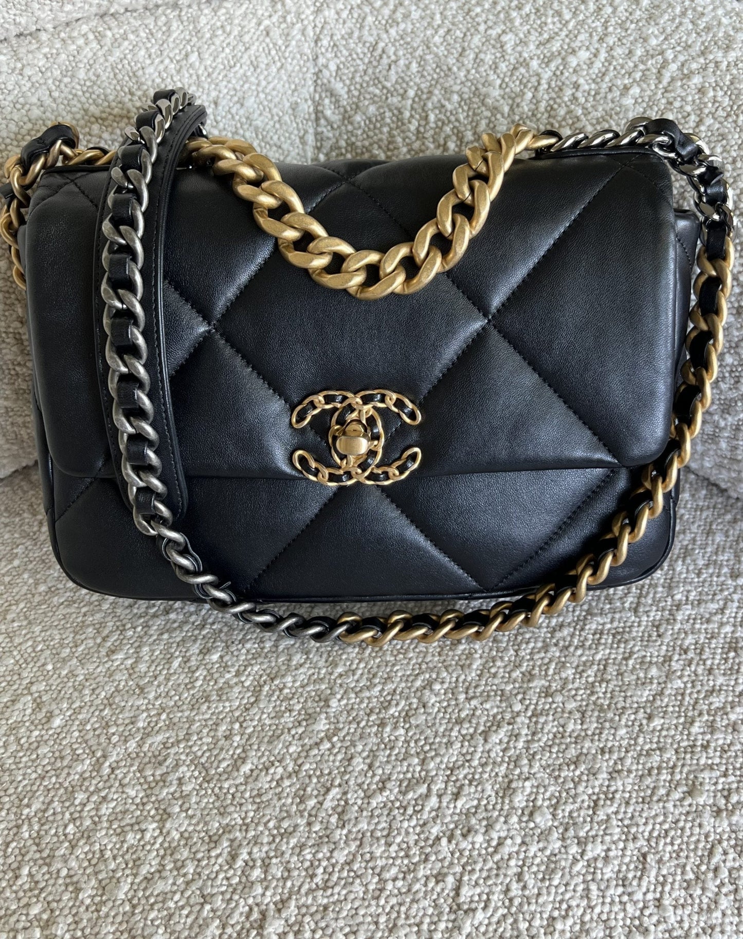 22C Black Lambskin Quilted 19 Flap Small MHW