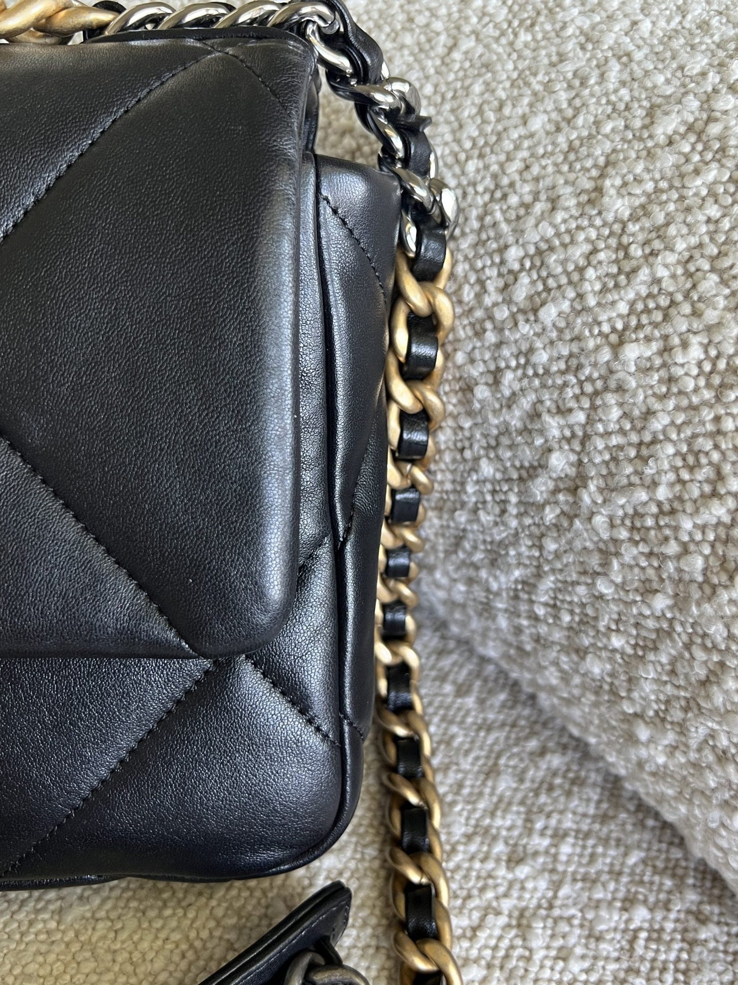 22C Black Lambskin Quilted 19 Flap Small MHW