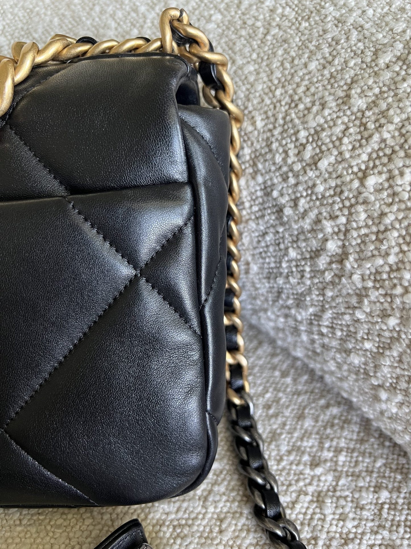 22C Black Lambskin Quilted 19 Flap Small MHW
